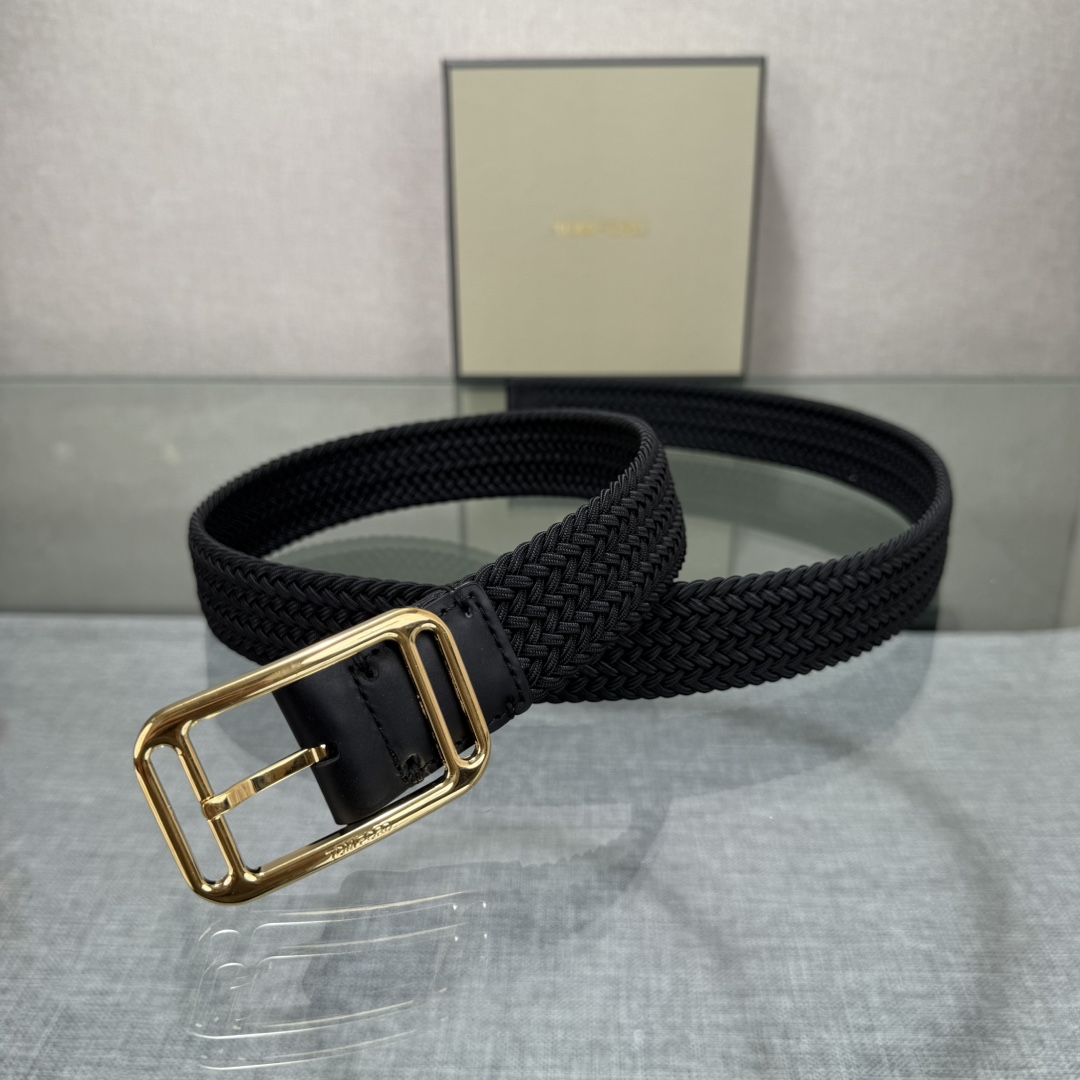 汤姆福特最新网红爆款双面头层牛皮专柜同步3.5宽新款上市了，原版牛皮，搭配铜扣，优雅，大方用的方便。谢谢