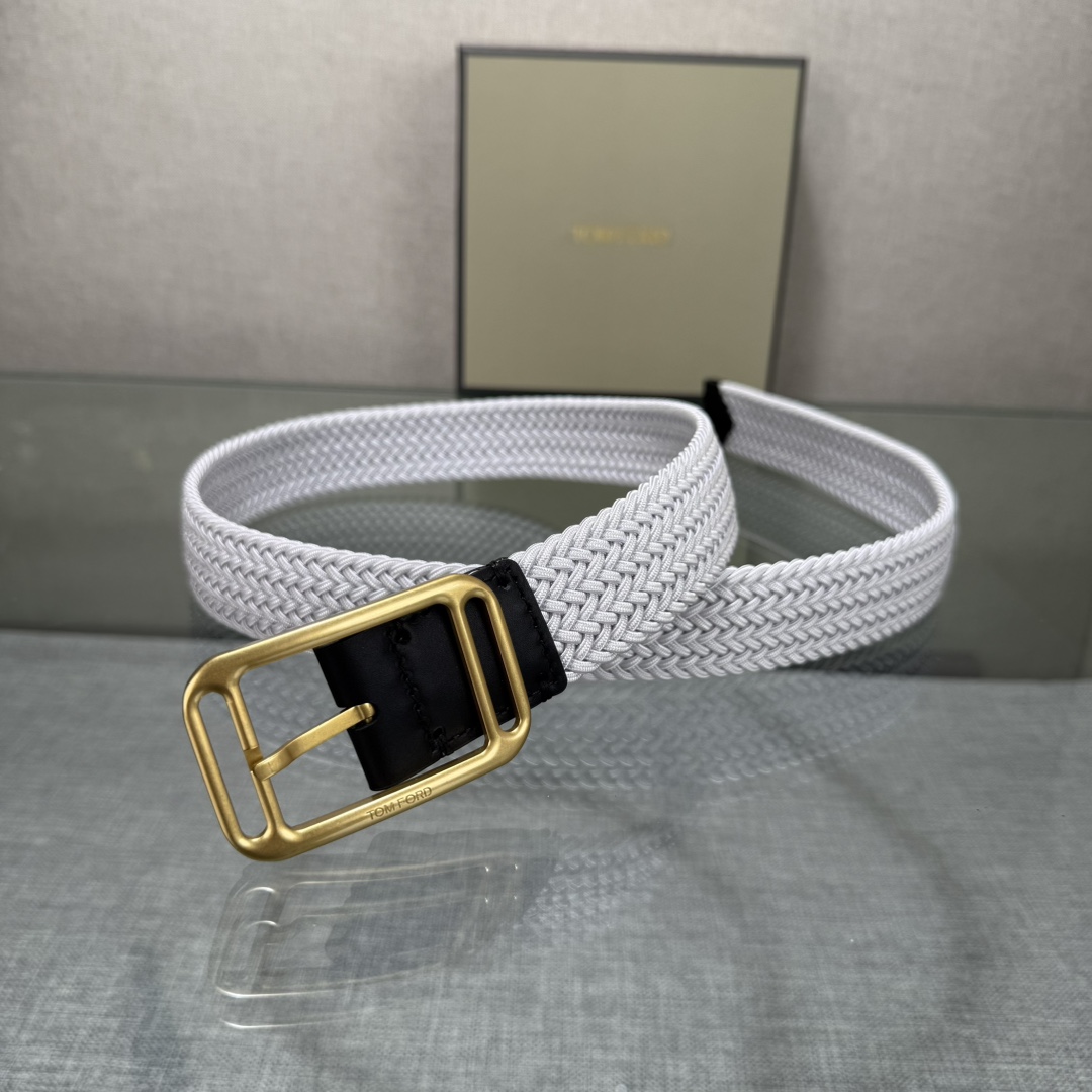 汤姆福特最新网红爆款双面头层牛皮专柜同步3.5宽新款上市了，原版牛皮，搭配铜扣，优雅，大方用的方便。谢谢