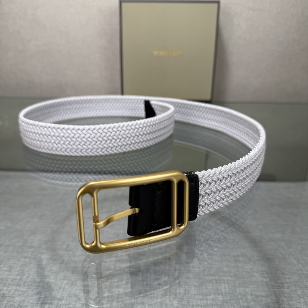 汤姆福特最新网红爆款双面头层牛皮专柜同步3.5宽新款上市了，原版牛皮，搭配铜扣，优雅，大方用的方便。谢谢