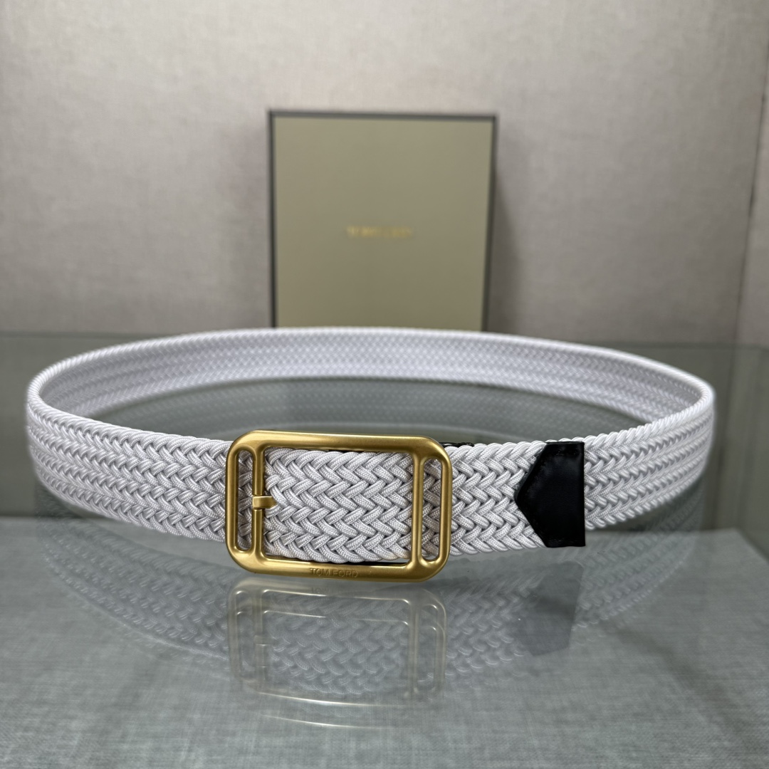 汤姆福特最新网红爆款双面头层牛皮专柜同步3.5宽新款上市了，原版牛皮，搭配铜扣，优雅，大方用的方便。谢谢