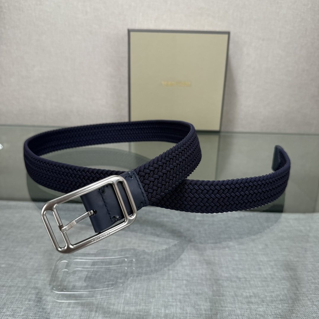 汤姆福特最新网红爆款双面头层牛皮专柜同步3.5宽新款上市了，原版牛皮，搭配铜扣，优雅，大方用的方便。谢谢