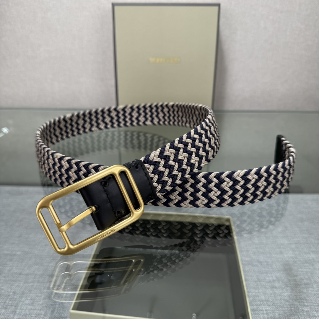 汤姆福特最新网红爆款双面头层牛皮专柜同步3.5宽新款上市了，原版牛皮，搭配铜扣，优雅，大方用的方便。谢谢