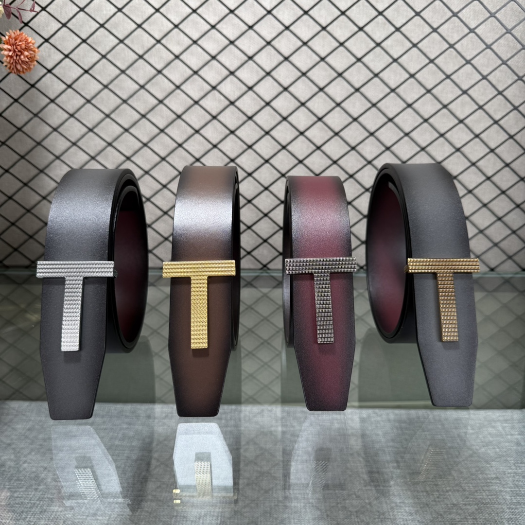 汤姆福特最新网红爆款双面头层牛皮专柜同步3.8宽新款上市了，原版牛皮，搭配铜扣，优雅，大方用的方便。谢谢