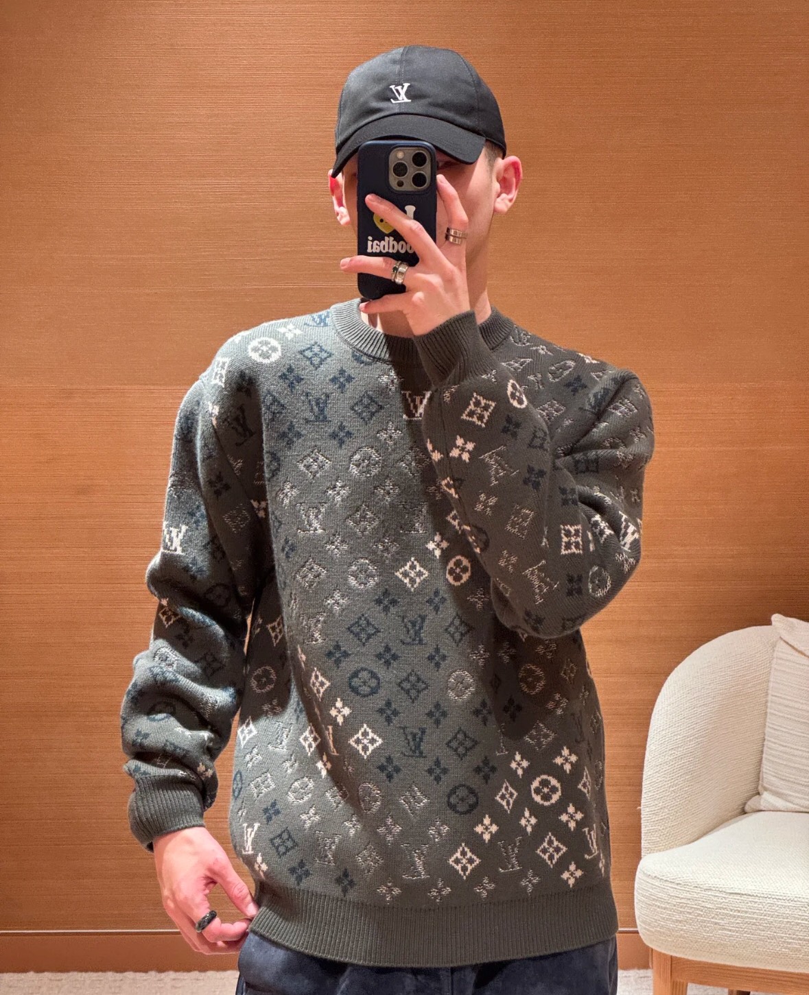 NO:646696,!  Donkey Brand 1V jacquard sweater, golden ratio, wool blended yarn knitted fabric, not easy to pill, feels delicate and comfortable, good quality, presbyopic Monogram with camouflage elements, more fashionable and western style, code size S, M, L, XL,, louis vuitton, gold, alexander wang19860909！ 驴牌1V 提花 针织衫 黄金比例 羊毛混纺纱线针织面料 不易起球 手感细腻舒适 质量嘎嘎的好 融入迷彩元素的老花Monogram 更时髦 洋气 码数S,M,L,XL,,louis vuitton,gold,alexander wang,Men's clothing