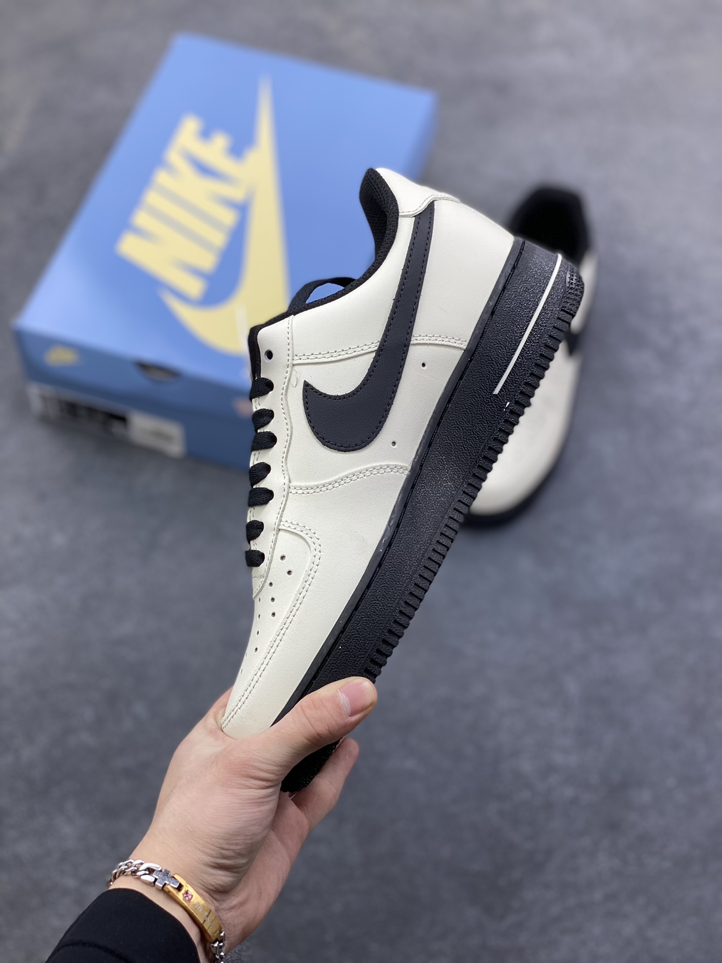 图片[3]-Nike Air Force 1 Low’07 米黑 空军一号低帮休闲板鞋 定制皮料 原厂3D打印 定制鞋盒 原楦原纸板 纯正空军版型 内置全掌气垫 货号：ZH0316-143 尺码：36 36.5 37.5 38 38.5 39 40 40.5 41 42 42.5 43 44 44.5 45-选品中心