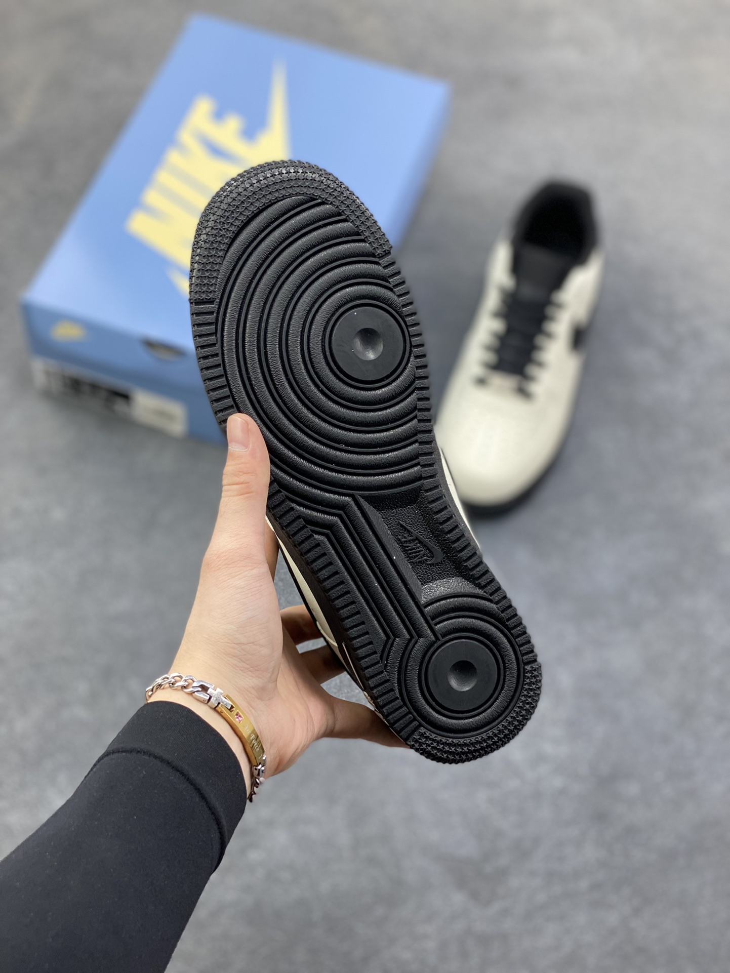 图片[5]-Nike Air Force 1 Low’07 米黑 空军一号低帮休闲板鞋 定制皮料 原厂3D打印 定制鞋盒 原楦原纸板 纯正空军版型 内置全掌气垫 货号：ZH0316-143 尺码：36 36.5 37.5 38 38.5 39 40 40.5 41 42 42.5 43 44 44.5 45-选品中心