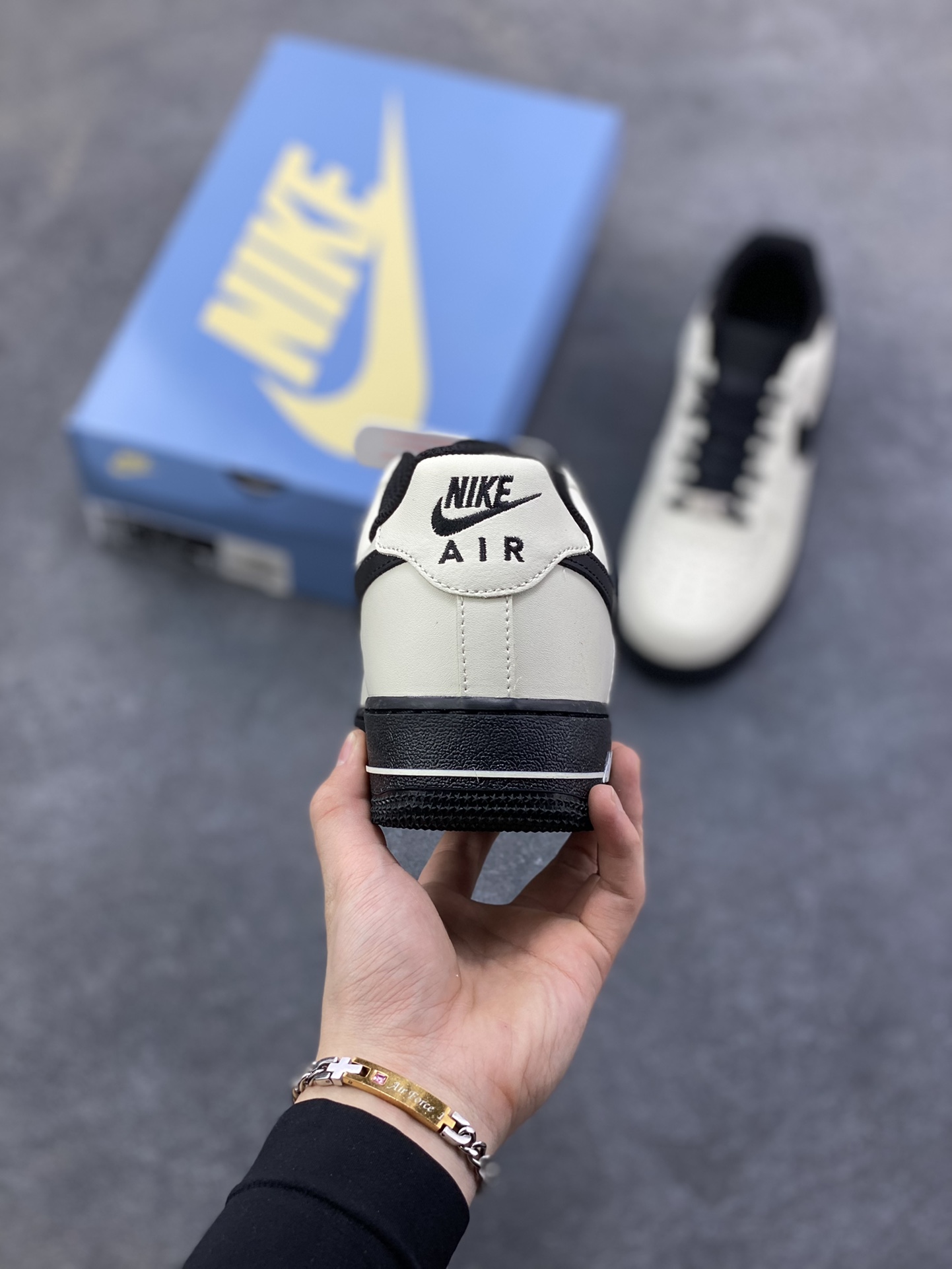 图片[4]-Nike Air Force 1 Low’07 米黑 空军一号低帮休闲板鞋 定制皮料 原厂3D打印 定制鞋盒 原楦原纸板 纯正空军版型 内置全掌气垫 货号：ZH0316-143 尺码：36 36.5 37.5 38 38.5 39 40 40.5 41 42 42.5 43 44 44.5 45-选品中心