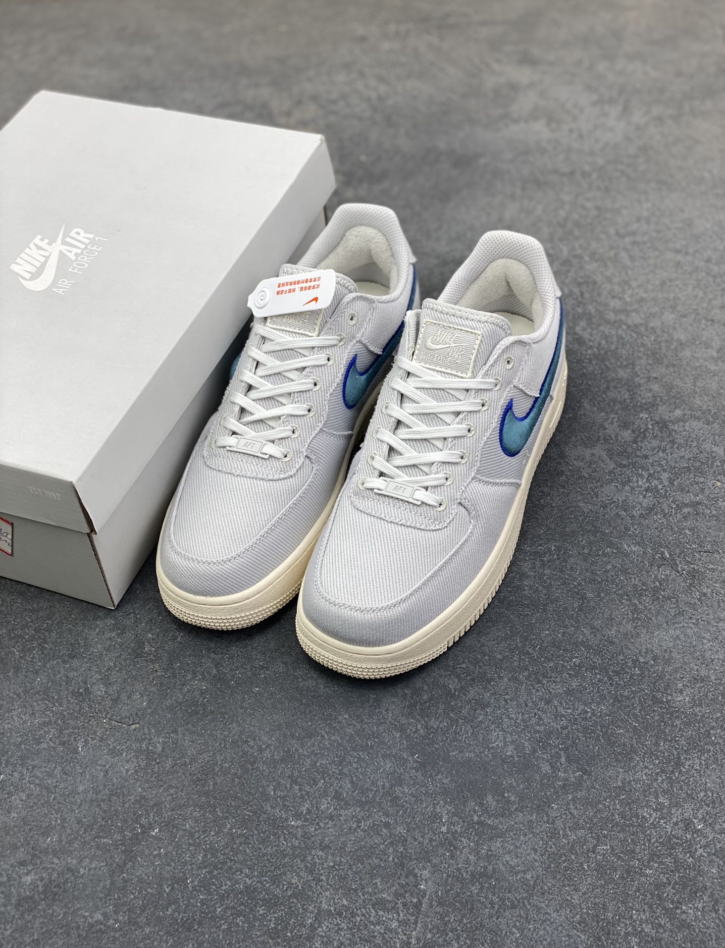 图片[8]-Nike Air Force 1 Low 编织蓝 空军一号低帮运动休闲板鞋 原楦头原纸板 打造纯正空军版型#专注外贸渠道 全掌内置蜂窝气垫 #原盒配件 原厂中底钢印、拉帮完美 货号：HV1204-001 尺码：36 36.5 37.5 38 38.5 39 40 40.5 41 42 42.5 43 44 44.5 45-选品中心