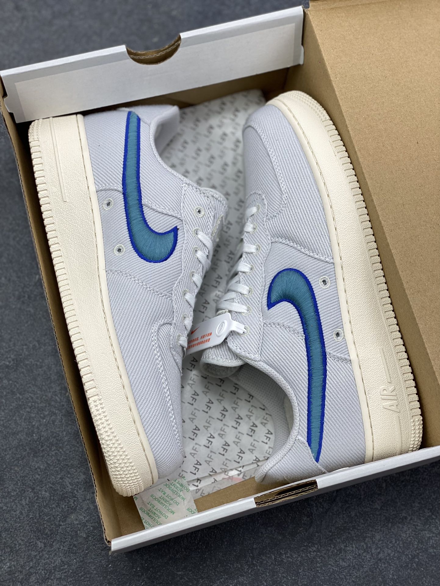 图片[9]-Nike Air Force 1 Low 编织蓝 空军一号低帮运动休闲板鞋 原楦头原纸板 打造纯正空军版型#专注外贸渠道 全掌内置蜂窝气垫 #原盒配件 原厂中底钢印、拉帮完美 货号：HV1204-001 尺码：36 36.5 37.5 38 38.5 39 40 40.5 41 42 42.5 43 44 44.5 45-选品中心