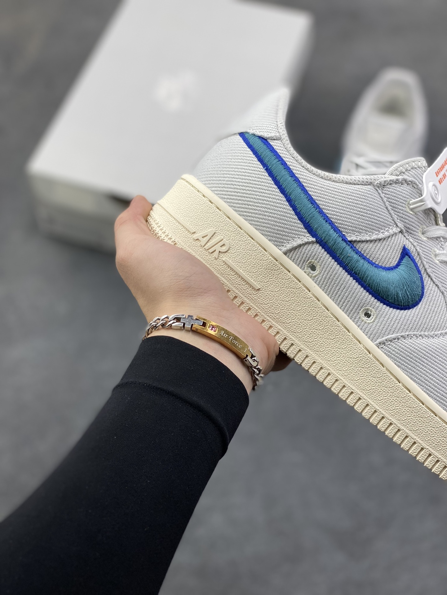 图片[6]-Nike Air Force 1 Low 编织蓝 空军一号低帮运动休闲板鞋 原楦头原纸板 打造纯正空军版型#专注外贸渠道 全掌内置蜂窝气垫 #原盒配件 原厂中底钢印、拉帮完美 货号：HV1204-001 尺码：36 36.5 37.5 38 38.5 39 40 40.5 41 42 42.5 43 44 44.5 45-选品中心