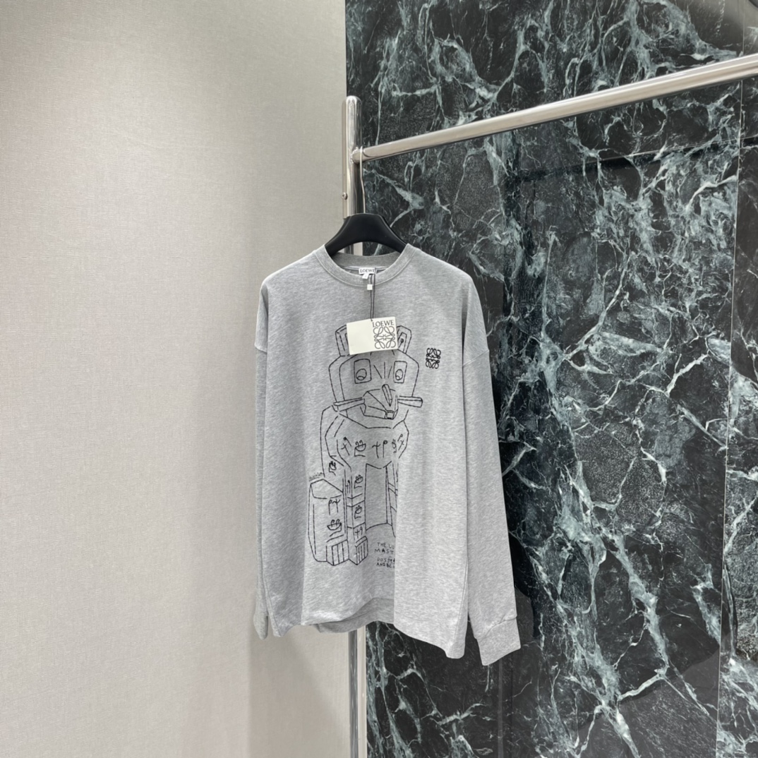 罗意威 25秋冬新款 联名猫咪长袖T恤 胸前刺绣猫咪+城市建筑 童趣满满又有艺术感 袖口和下摆罗纹设计 