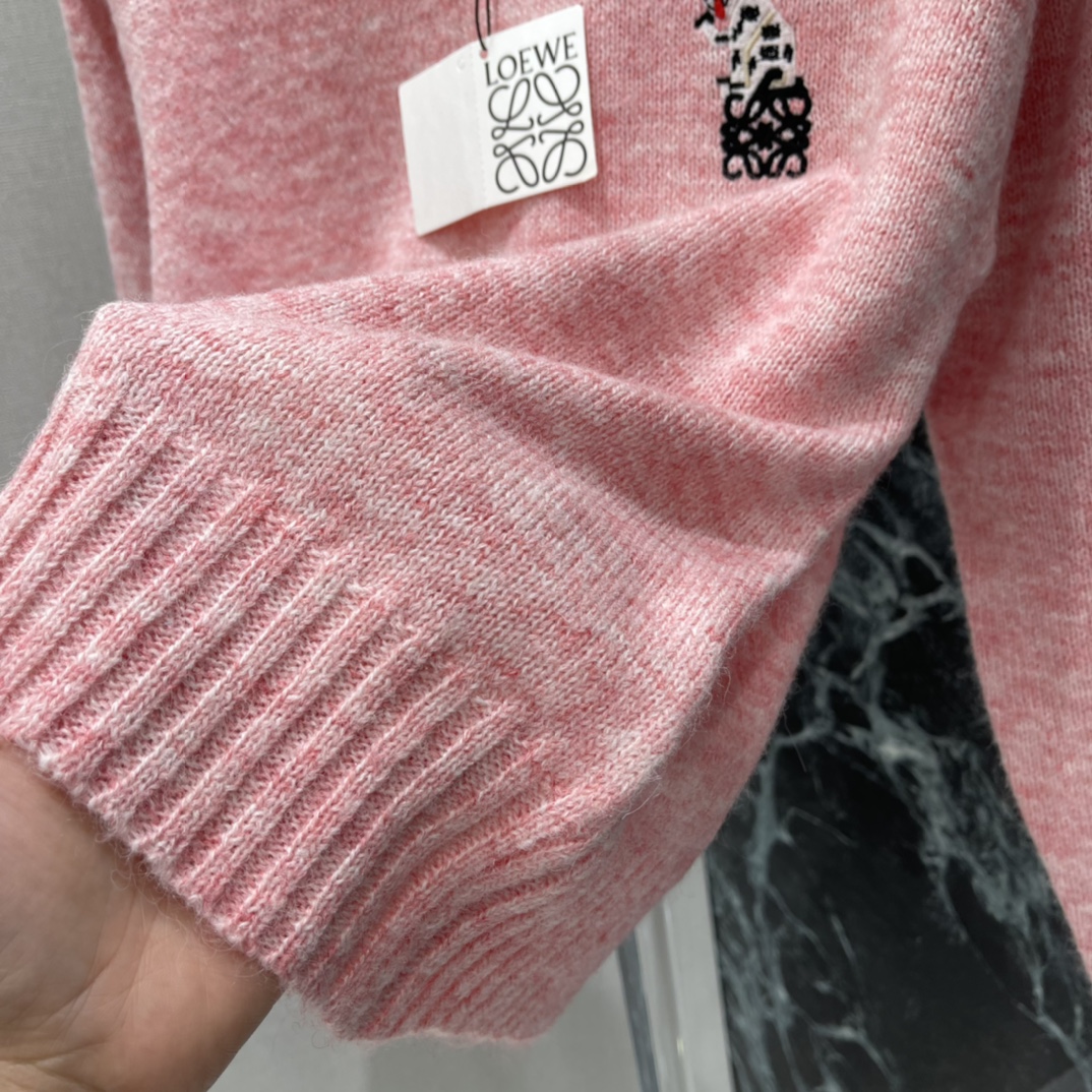 罗意威 25秋冬新款 猫咪刺绣毛衣 胸前猫咪刺绣灵感源自Louis Wain的经典猫咪插画 俏皮又有艺术