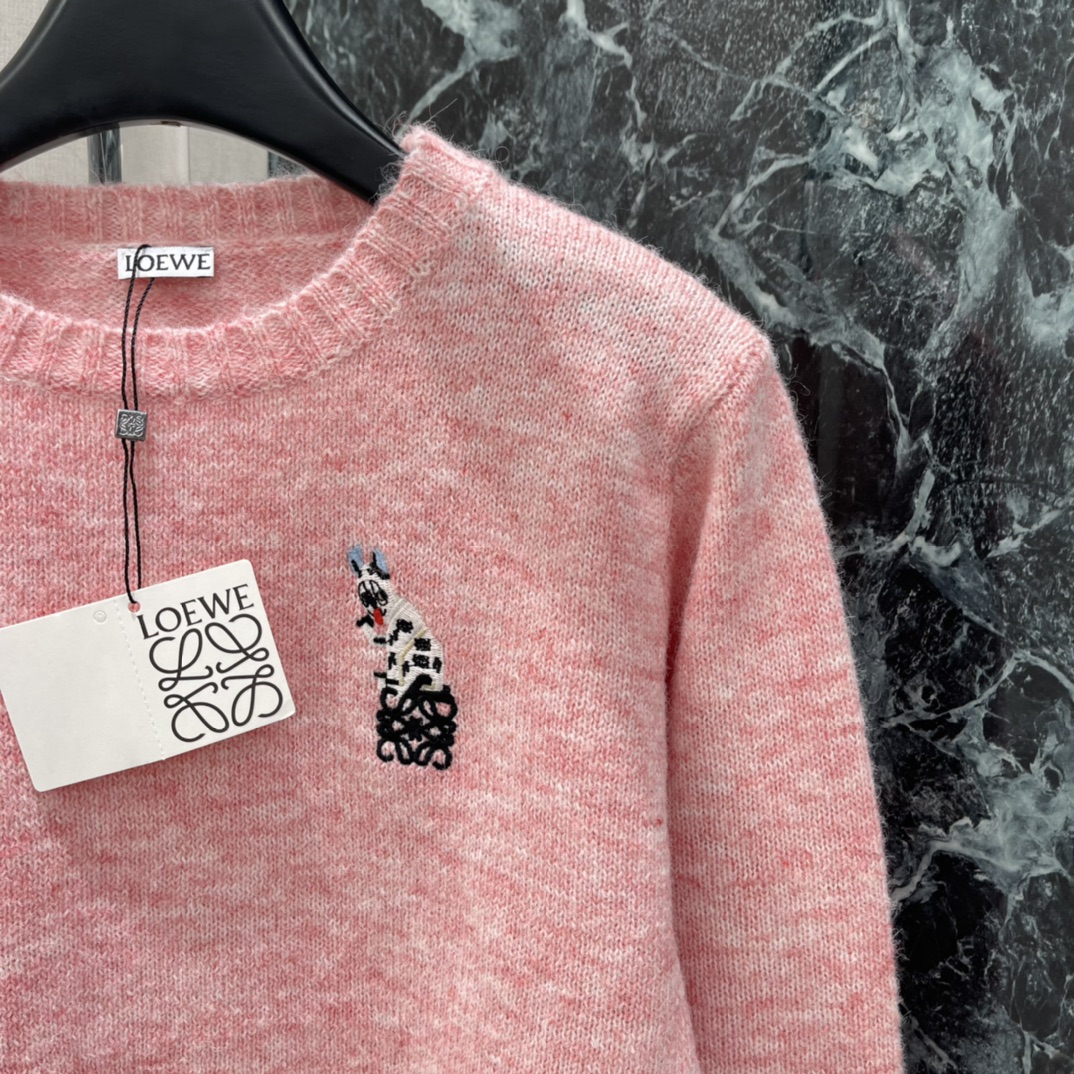 罗意威 25秋冬新款 猫咪刺绣毛衣 胸前猫咪刺绣灵感源自Louis Wain的经典猫咪插画 俏皮又有艺术