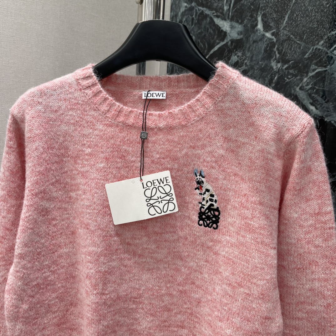 罗意威 25秋冬新款 猫咪刺绣毛衣 胸前猫咪刺绣灵感源自Louis Wain的经典猫咪插画 俏皮又有艺术