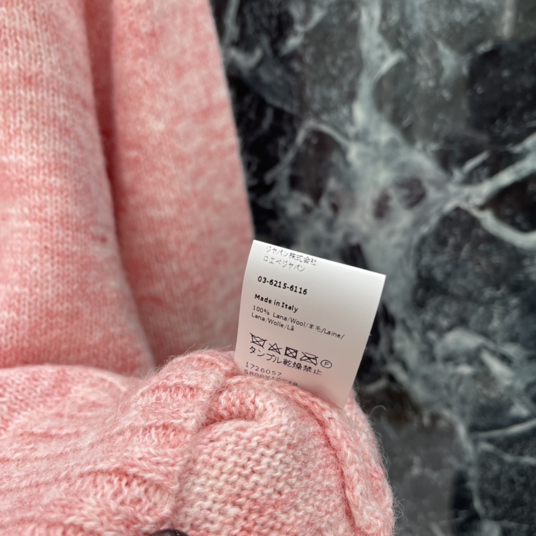 罗意威 25秋冬新款 猫咪刺绣毛衣 胸前猫咪刺绣灵感源自Louis Wain的经典猫咪插画 俏皮又有艺术