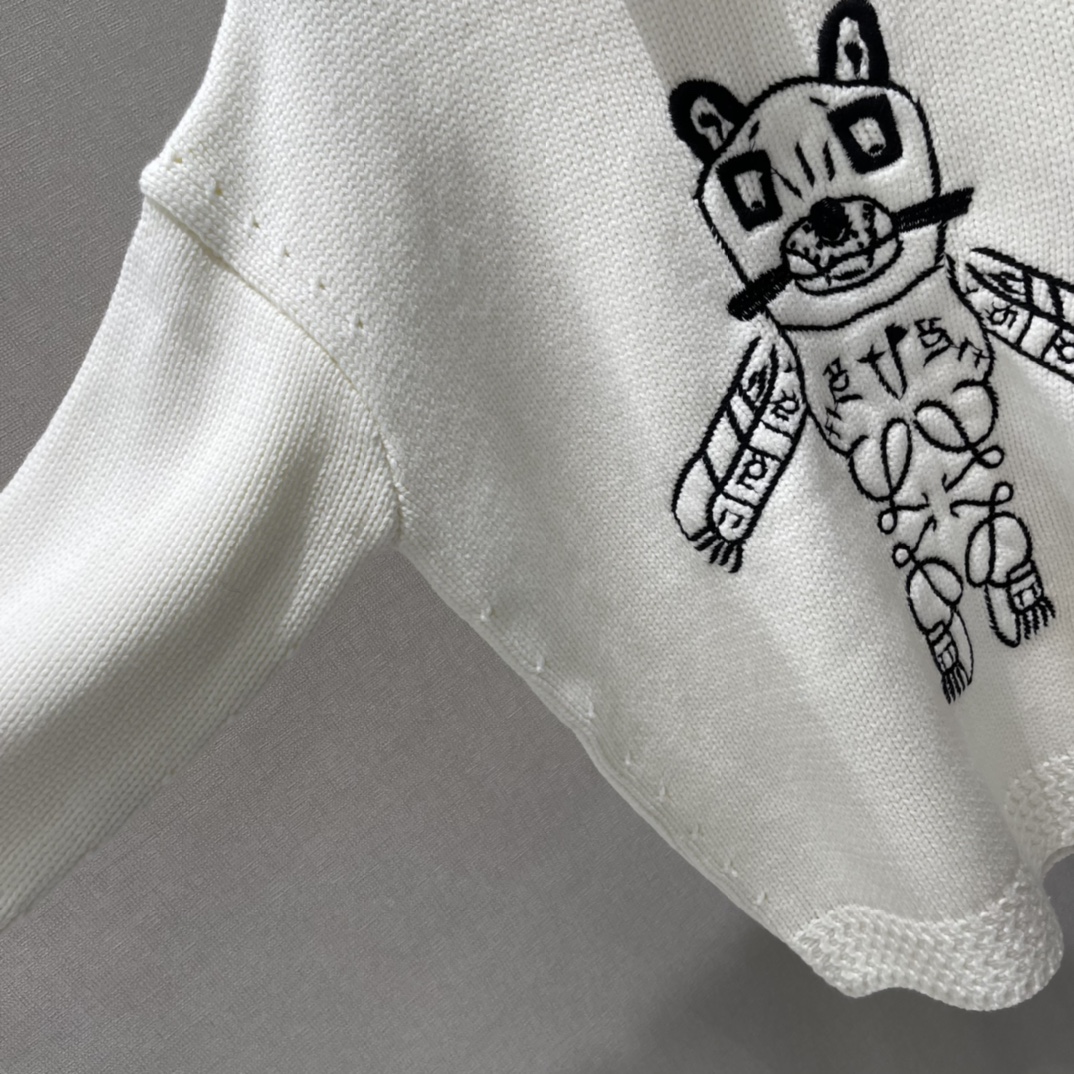 罗意威 25秋冬新款 刺绣小猫毛衣 胸前手工刺绣猫咪+Anagram元素 童趣又有艺术感宽松版型 男女都