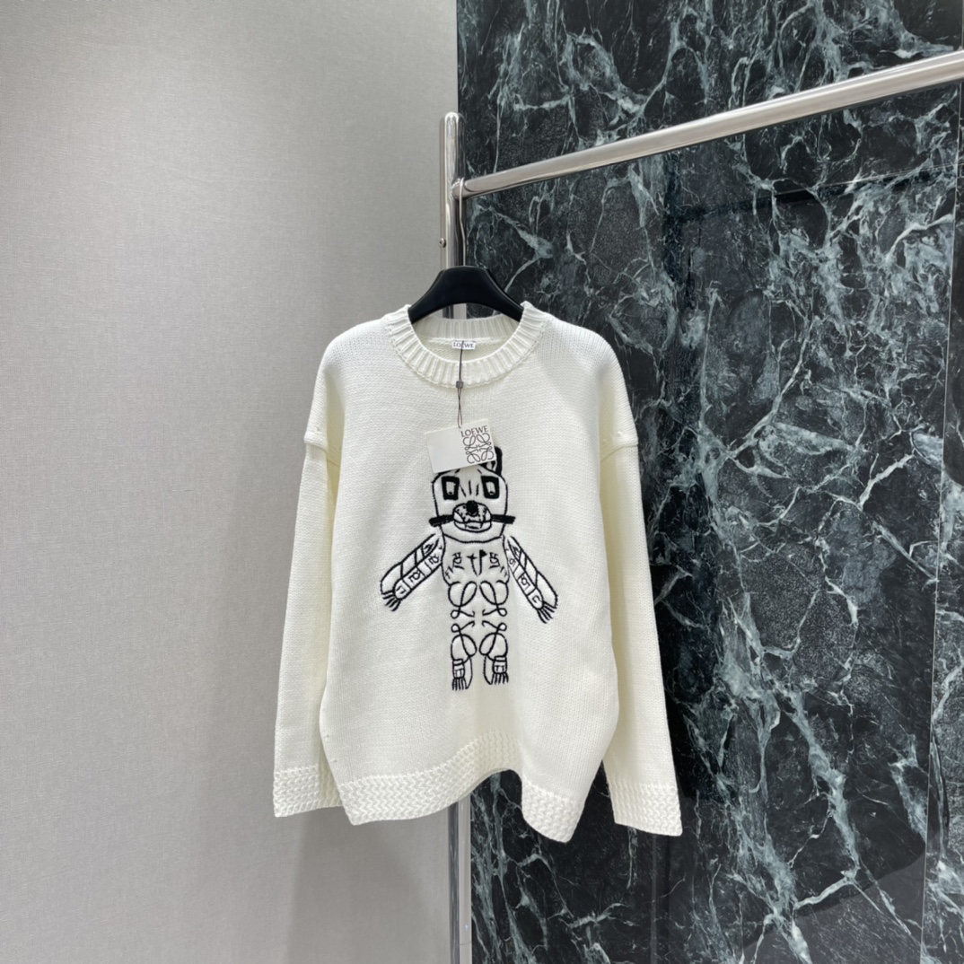 NO:638453,Loewe 25 new autumn and winter embroidered kitten sweater, hand-embroidered cat on the chest + Anagram elements, childlike and artistic, loose version, easy for both men and women to control, lazy and casual style get! It looks great whether paired with jeans or skirts. One color SML, Loewe-clothing, loewe, skirts, jeans, sweaters, alexander wang19860909罗意威 25秋冬新款 刺绣小猫毛衣 胸前手工刺绣猫咪+Anagram元素 童趣又有艺术感宽松版型 男女都能轻松驾驭 慵懒随性风get!无论搭牛仔裤还是裙装都很出彩.一个色SML,罗意威-服装,loewe,skirts,jeans,sweaters,alexander wang,Women's clothing