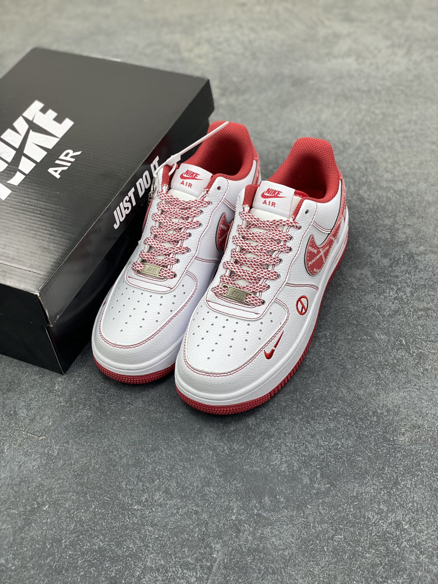 图片[8]-NIke Air Force 1 \’07 Low “权志龙联名——白玫红”空军一号 低帮 运动鞋 休闲鞋 折边针车 工艺难度大 原楦头原纸板 原装鞋盒 定制五金配件 内置全掌气垫 原厂鞋底 货号：HV5999-008 尺码：36 36.5 37.5 38 38.5 39 40 40.5 41 42 42.5 43 44 44.5 45-选品中心