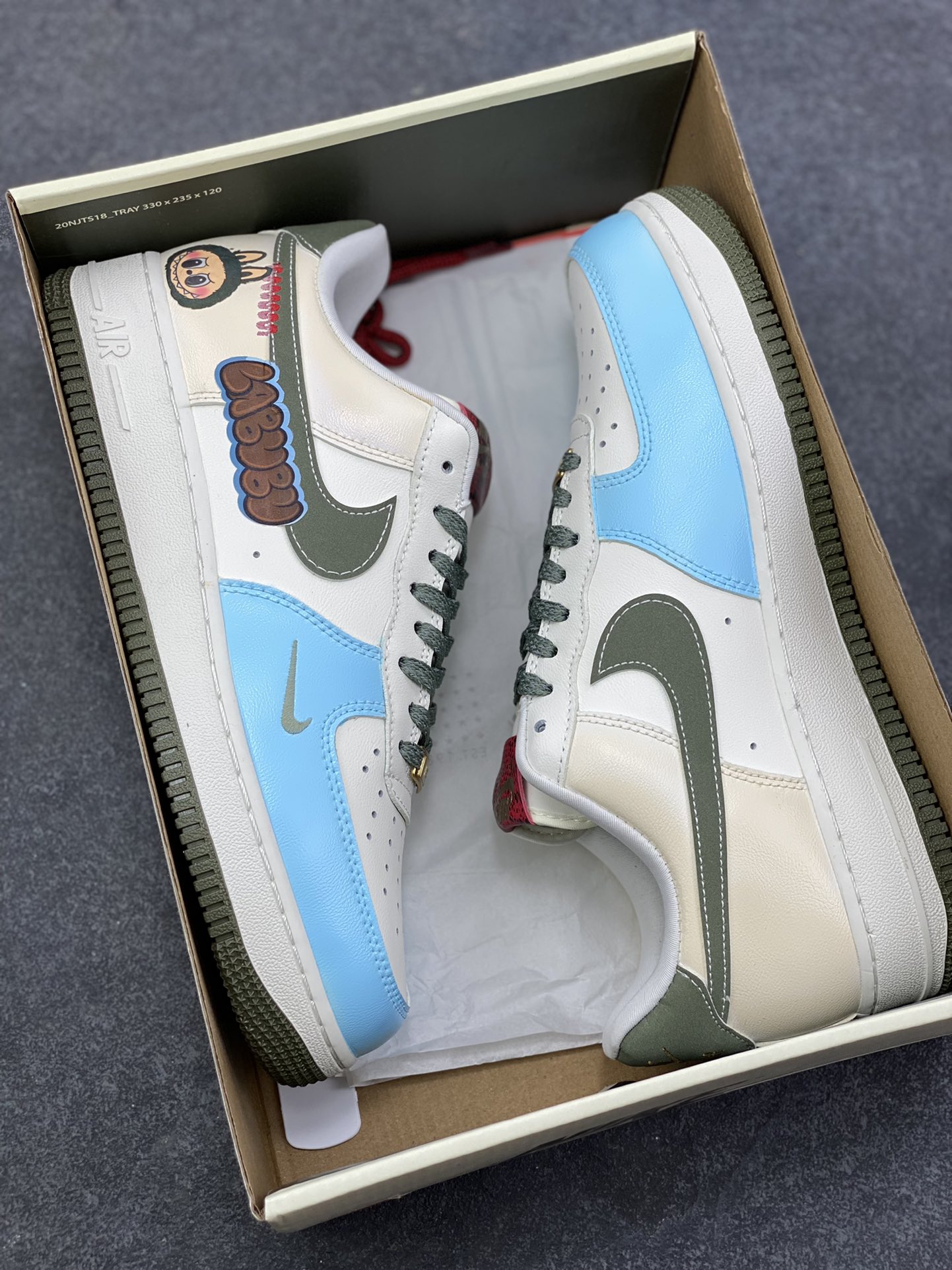 图片[9]-【定制球鞋】纯手工绘画Nike Air Force 1 空军一号 手绘 涂鸦 拉布布 潮流 耐磨 低帮 板鞋 男女同款 白黑色折边针车 工艺难度大 原楦头原纸板 原装鞋盒 定制五金配件 内置全掌气垫 原厂鞋底 货号：FV5979-130 尺码：36 36.5 37.5 38 38.5 39 40 40.5 41 42 42.5 43 44 44.5 45-选品中心