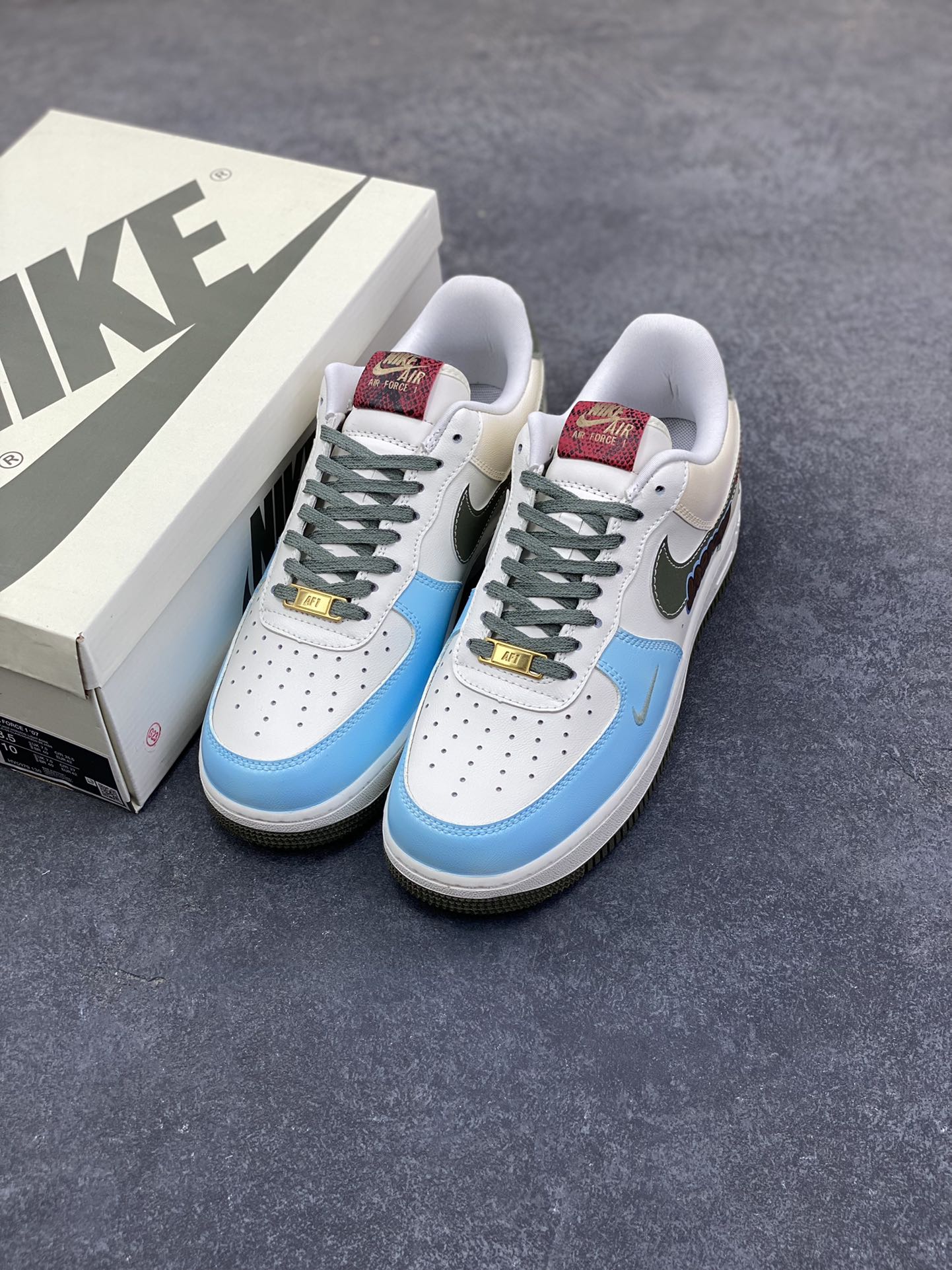 图片[8]-【定制球鞋】纯手工绘画Nike Air Force 1 空军一号 手绘 涂鸦 拉布布 潮流 耐磨 低帮 板鞋 男女同款 白黑色折边针车 工艺难度大 原楦头原纸板 原装鞋盒 定制五金配件 内置全掌气垫 原厂鞋底 货号：FV5979-130 尺码：36 36.5 37.5 38 38.5 39 40 40.5 41 42 42.5 43 44 44.5 45-选品中心