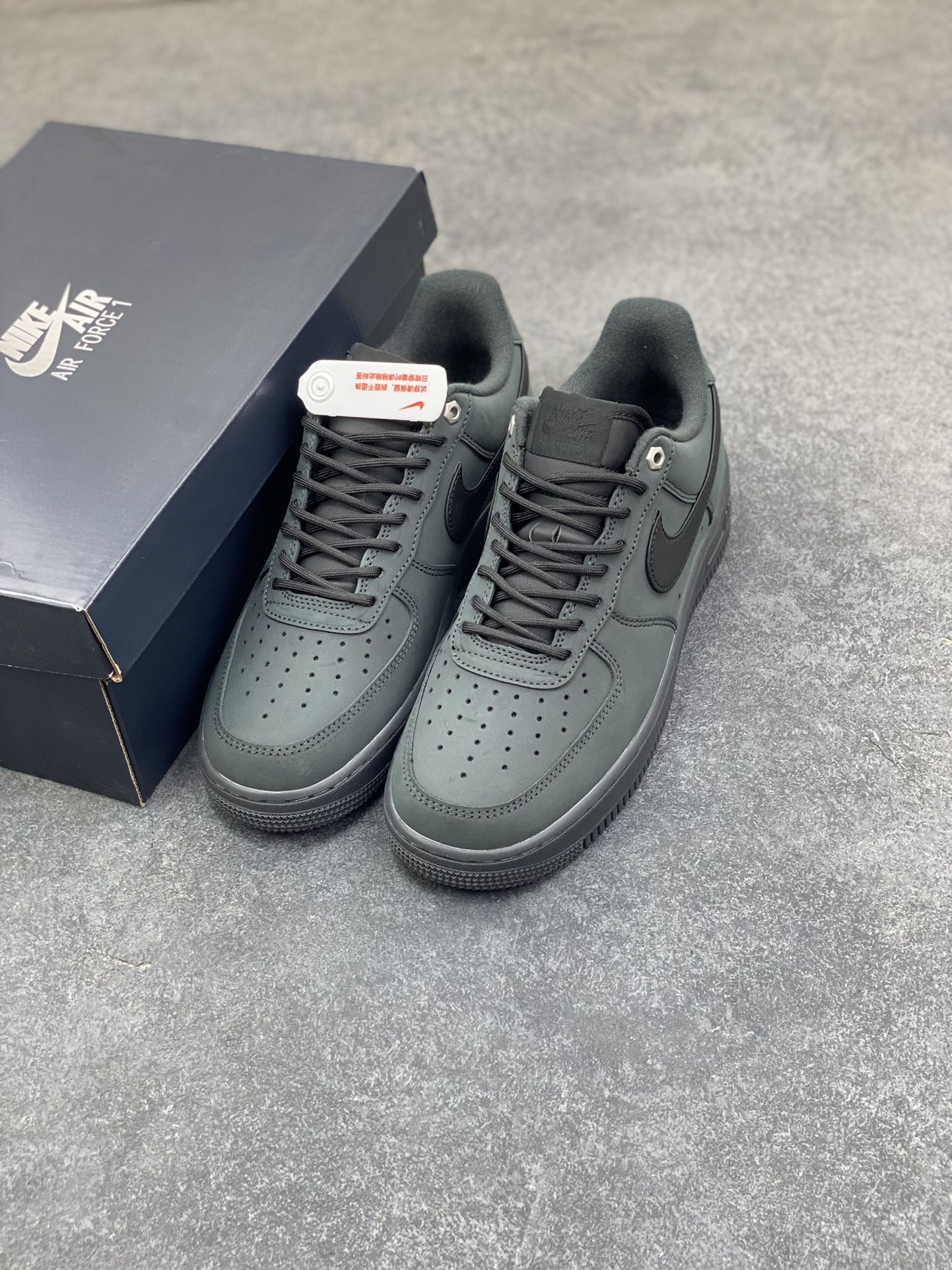 图片[8]-NIke Air Force 1 \’07 Low 空军一号低帮 运动鞋 休闲鞋 折边针车 工艺难度大 原楦头原纸板 原装鞋盒 定制五金配件 内置全掌气垫 原厂鞋底 货号：CJ9179-001 尺码：36 36.5 37.5 38 38.5 39 40 40.5 41 42 42.5 43 44 44.5 45-选品中心