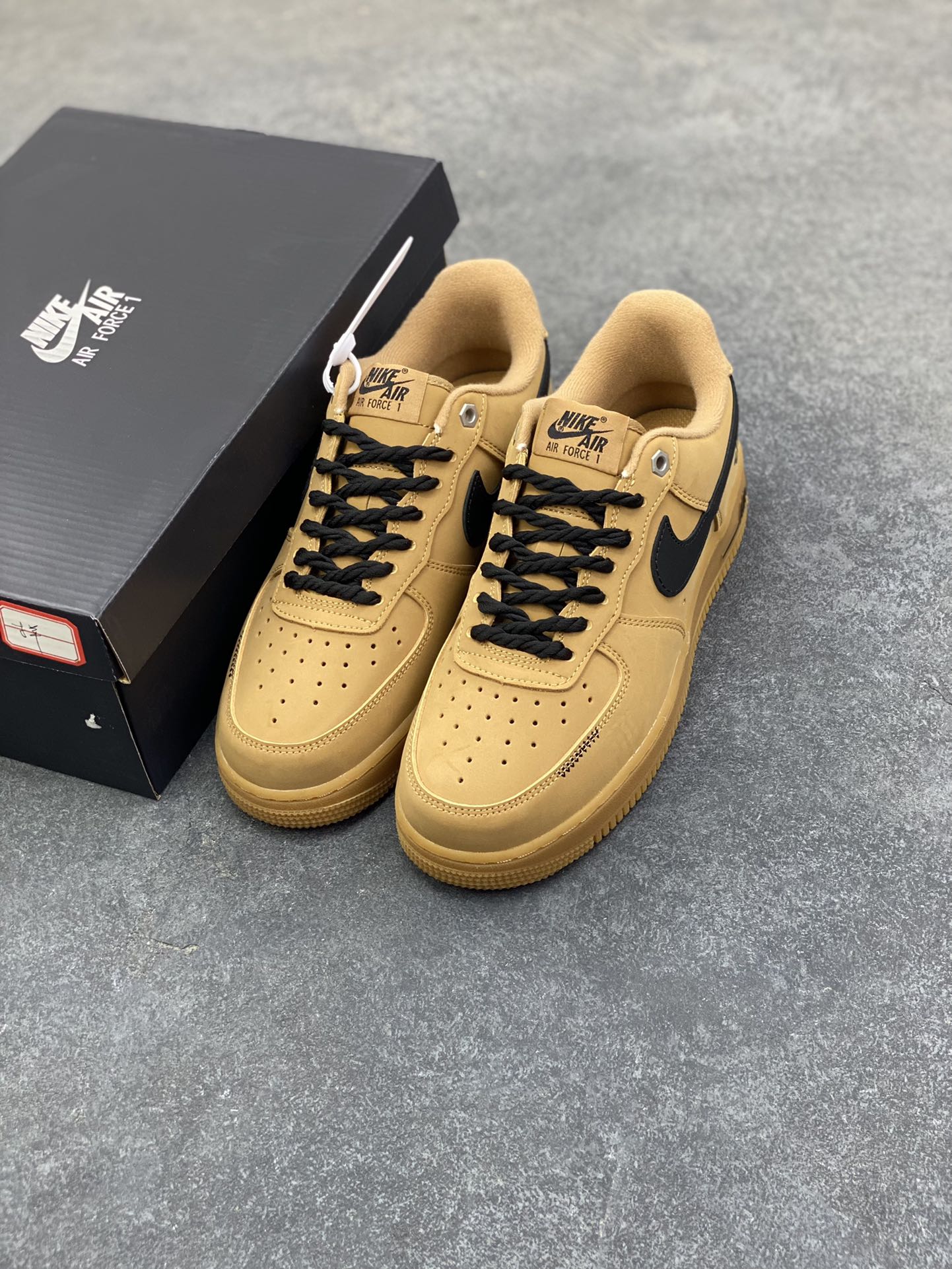 图片[8]-Nike Air Force 1 Low 空军一号低帮运动休闲板鞋 原楦头原纸板 打造纯正空军版型#专注外贸渠道 全掌内置蜂窝气垫 #原盒配件 原厂中底钢印、拉帮完美 货号：CJ9179-200 尺码：36 36.5 37.5 38 38.5 39 40 40.5 41 42 42.5 43 44 44.5 45-选品中心