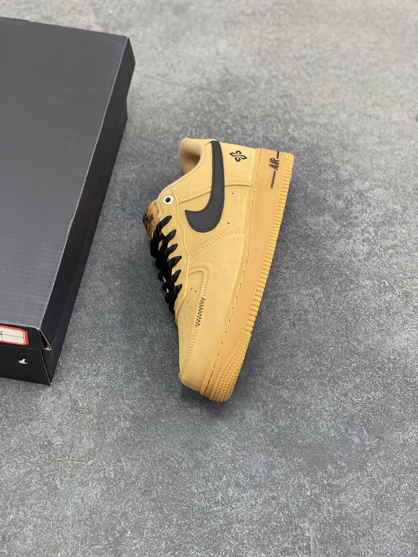图片[7]-Nike Air Force 1 Low 空军一号低帮运动休闲板鞋 原楦头原纸板 打造纯正空军版型#专注外贸渠道 全掌内置蜂窝气垫 #原盒配件 原厂中底钢印、拉帮完美 货号：CJ9179-200 尺码：36 36.5 37.5 38 38.5 39 40 40.5 41 42 42.5 43 44 44.5 45-选品中心