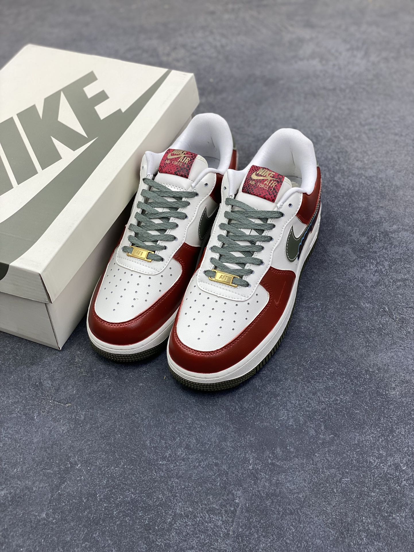 图片[8]-【定制球鞋】纯手工绘画Nike Air Force 1 空军一号 手绘 涂鸦 拉布布 潮流 耐磨 低帮 板鞋 男女同款 白黑色折边针车 工艺难度大 原楦头原纸板 原装鞋盒 定制五金配件 内置全掌气垫 原厂鞋底 货号：FV5979-130 尺码：36 36.5 37.5 38 38.5 39 40 40.5 41 42 42.5 43 44 44.5 45-选品中心
