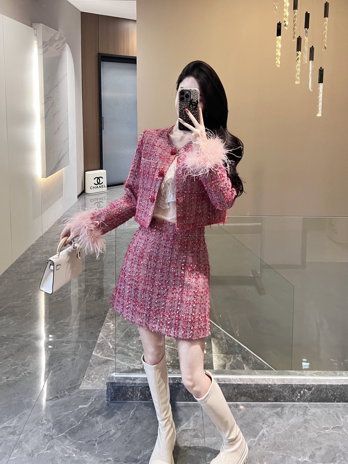 NO:638959,Model No. G25121058 Thickened quilted CHANE* new high-end customized two-piece suit with elegant lady and small fragrance style!  Ostrich feather decorated double pocket round neck short coat top with high waist and slimming A-line skirt!  (S size S shoulder width 36 with shoulder pads, bust 90, sleeve length 57, dress length 43; waist 68, hip 88, skirt length 40), Chanel-clothing, chanel, chanel, skirts, jackets & coats, alexander wang19860909款号G25121058 加厚夹棉款CHANE*新款高端定制气质名媛小香风格子两件套装！鸵鸟毛装饰双口袋圆领短款外套上衣高腰显瘦A字短裙半身裙！ （S码肩宽36有垫肩,胸围90,袖长57,衣长43；腰围68,臀围88,裙长40）,香奈儿-服装,chanel,chanel,skirts,jackets & coats,alexander wang,Women's clothing