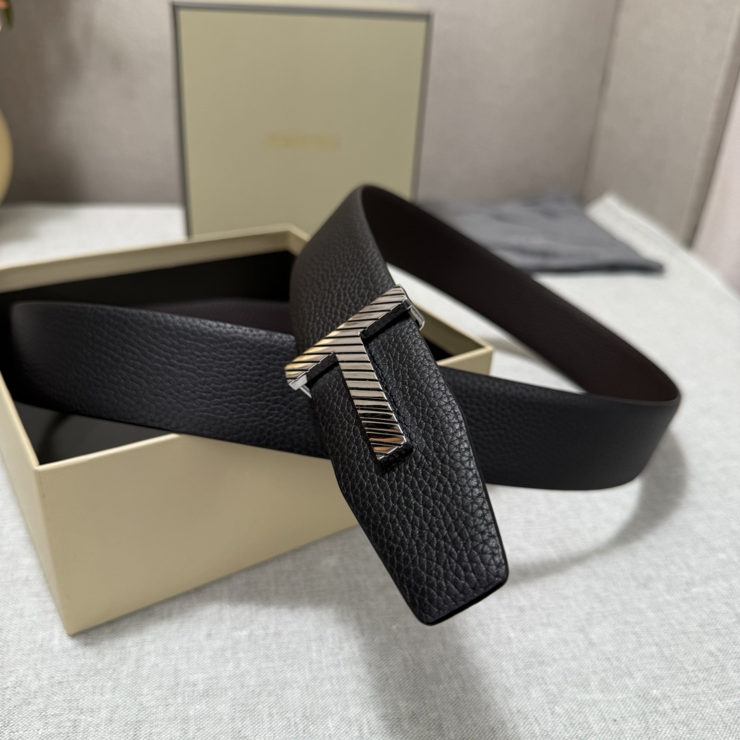 P汤姆福特最新网红爆款双面头层牛皮专柜同步3.8宽新款上市了，原版牛皮，搭配铜扣，优雅，大方用的方便。谢