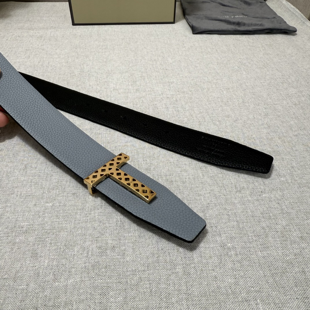 P汤姆福特最新网红爆款双面头层牛皮专柜同步3.8宽新款上市了，原版牛皮，搭配铜扣，优雅，大方用的方便。谢