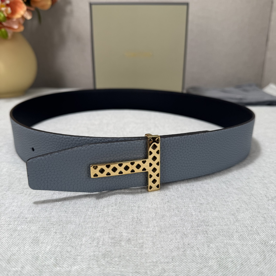 P汤姆福特最新网红爆款双面头层牛皮专柜同步3.8宽新款上市了，原版牛皮，搭配铜扣，优雅，大方用的方便。谢