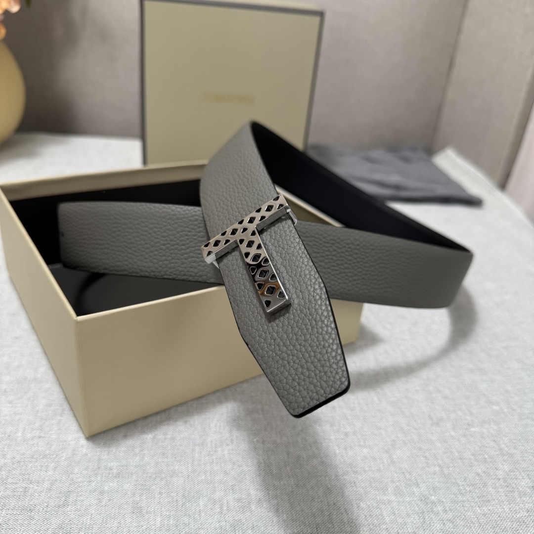 P汤姆福特最新网红爆款双面头层牛皮专柜同步3.8宽新款上市了，原版牛皮，搭配铜扣，优雅，大方用的方便。谢