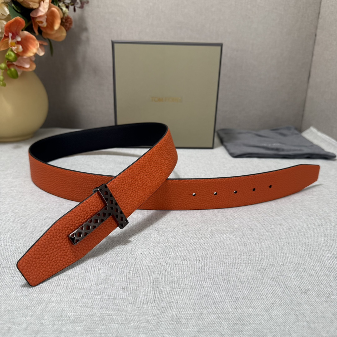 P汤姆福特最新网红爆款双面头层牛皮专柜同步3.8宽新款上市了，原版牛皮，搭配铜扣，优雅，大方用的方便。谢