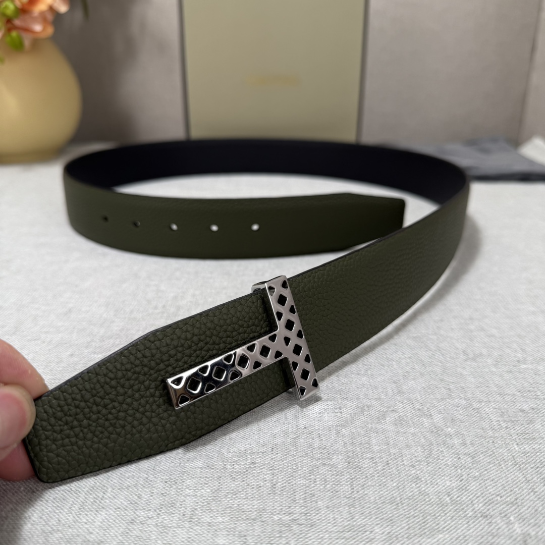 P汤姆福特最新网红爆款双面头层牛皮专柜同步3.8宽新款上市了，原版牛皮，搭配铜扣，优雅，大方用的方便。谢