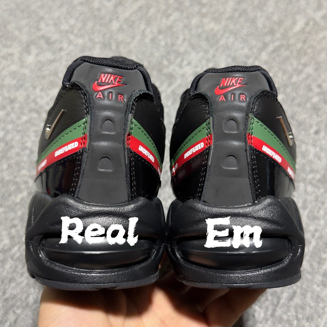 图片[5]-【小绿x/EM纯原】外贸超人气顶流单品 纯原版 UNDEFEATED x NK Air Max 95 \” Black \” 五道杠联名款低帮休闲运动鞋 IB4453-001 重金原鞋购入 独家私模 原版定制五金辅料 外贸平台充Z 高端零售专供品质 尺码：36 37.5 38 38.5 39 40 40.5 41 42 42.5 43 44 44.5 45 46 47.5 相信大家对于当年UNDEFEATED x Air Max 97 还记忆犹新，绿红色调的串标设计在当年掀起了一股潮流，市价翻倍一鞋难求的发售盛况至今依然难忘 而这一经典设计回归，UNDEFEATED 将再次同 Air Max 家族展开合作，基于Air Max 95 鞋型打造全新的联名 联名独有的串标元素及金属质感 Swoosh，整体既简洁清新，又释放出独树一帜的辨识度！-选品中心
