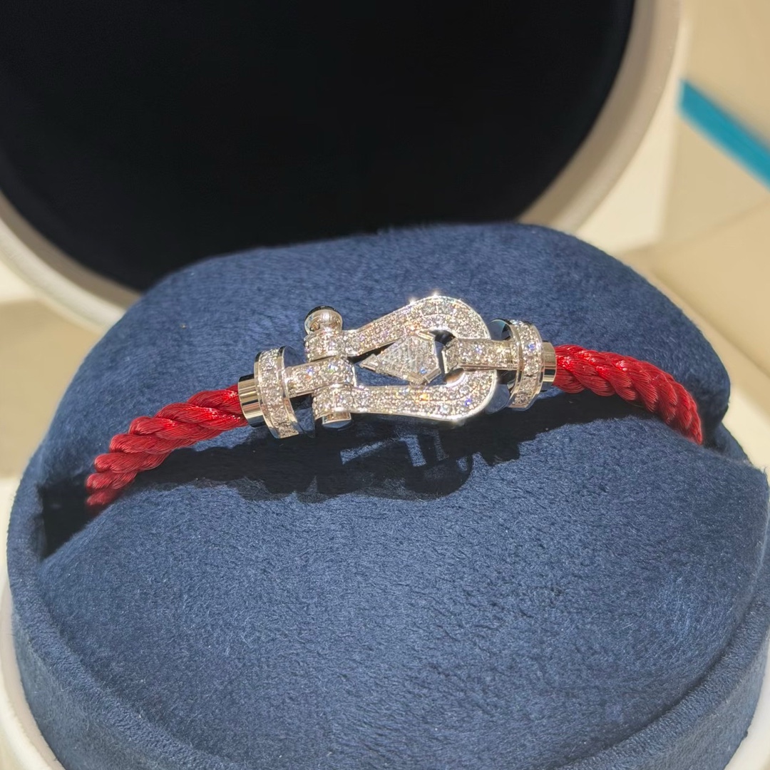 💥新品发布❤火爆🎉钢丝费雷德 Fred斐登满钻、半钻、无钻马蹄扣中性款高品质黑色钢丝绳手链手镯！本命绳👉🏻大牌 时尚 精致💠FORCE 系列手链⭐高端定制～亚金微电镀18k金工艺 精工马蹄扣头手镯！上手效果非常百搭💍 网红达人 时尚一族必备单品 玫瑰金、黄金、银色扣头😘男女情侣款两个码数：17/19cm