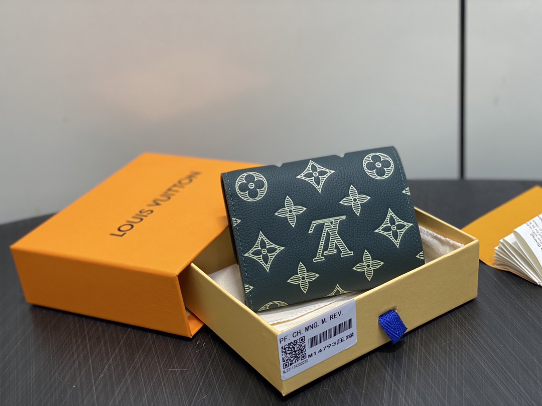 LV Style Beige Leather Wallet Lookbook Reference image 2