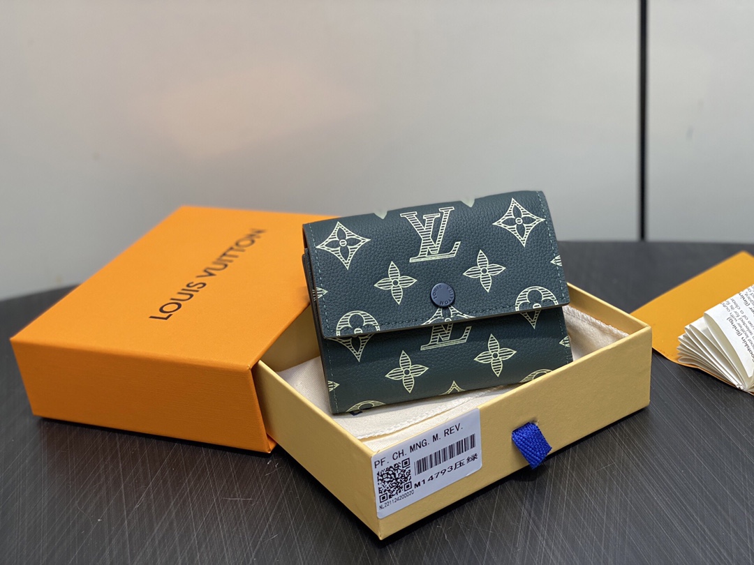 LV Style Beige Leather Wallet Lookbook Reference image 1