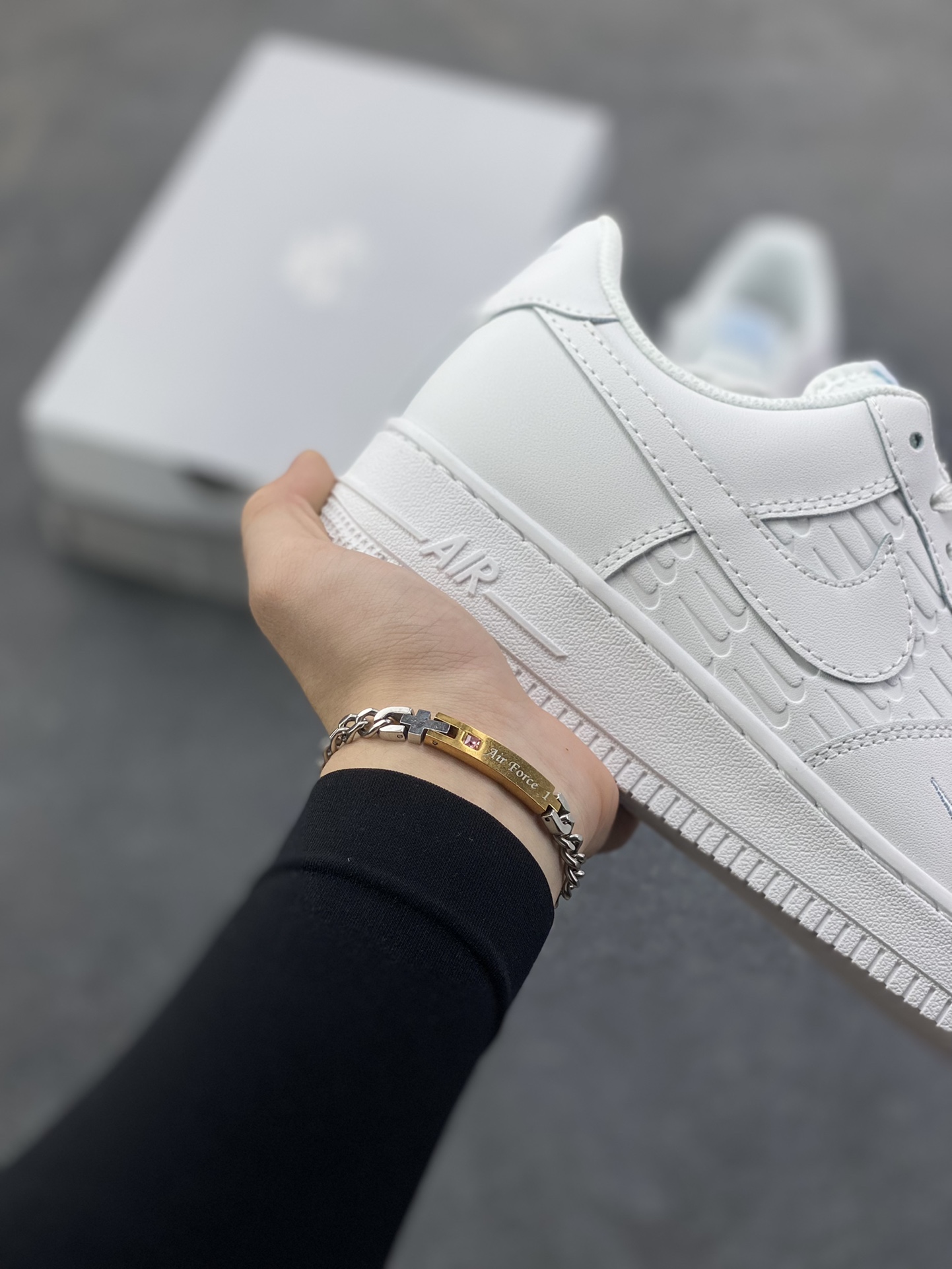 图片[6]-NIke Air Force 1 ‘07 Low 空军一号低帮 运动鞋 休闲鞋 折边针车 工艺难度大 原楦头原纸板 原装鞋盒 定制五金配件 内置全掌气垫 原厂鞋底 货号：IH4475-100 尺码：36 36.5 37.5 38 38.5 39 40 40.5 41 42 42.5 43 44 44.5 45-选品中心