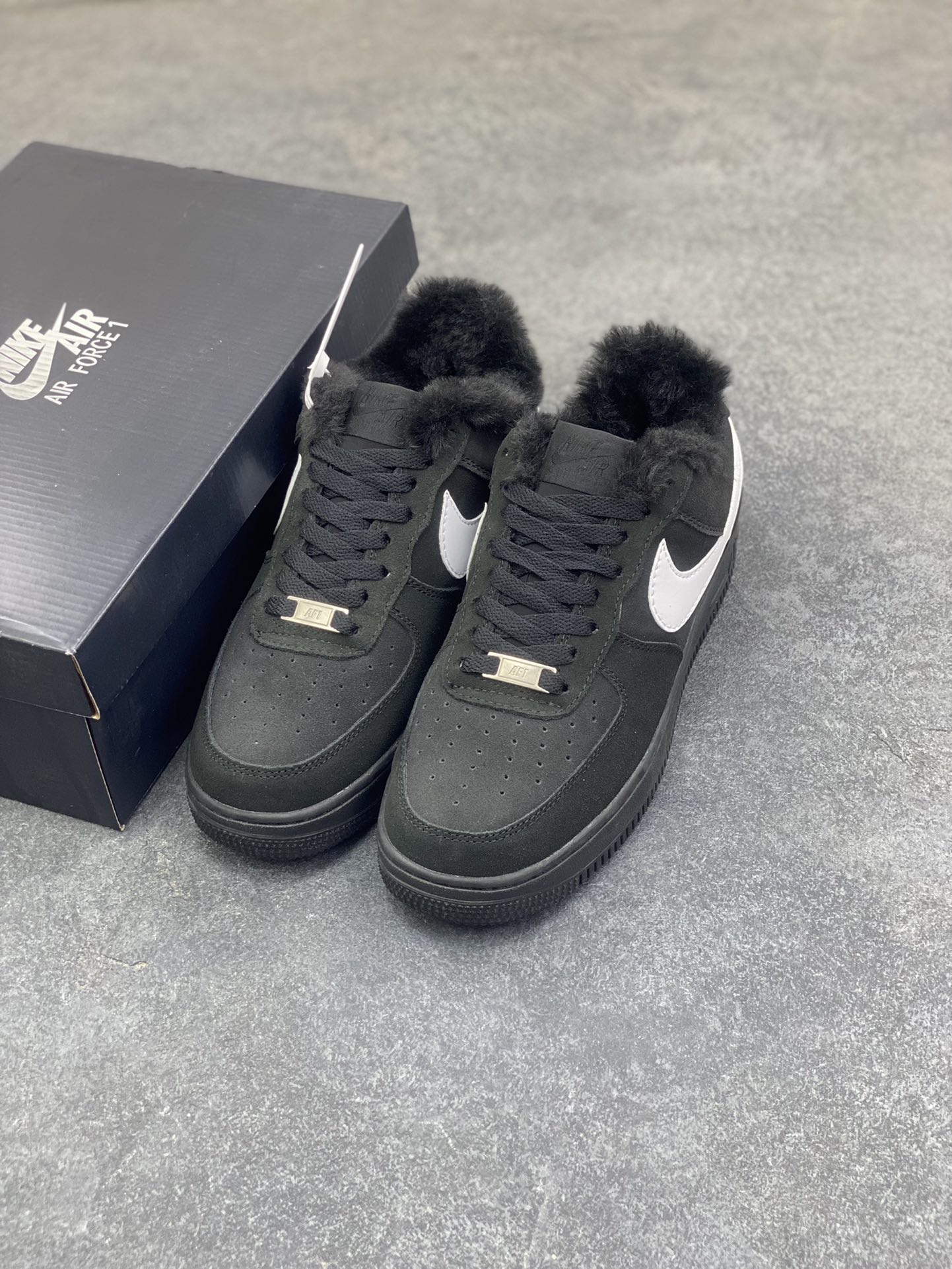 图片[8]-NIke Air Force 1 ‘07 Low 空军一号低帮 运动鞋 休闲鞋 折边针车 工艺难度大 原楦头原纸板 原装鞋盒 定制五金配件 内置全掌气垫 原厂鞋底 货号：DV3464-001 尺码：36 36.5 37.5 38 38.5 39 40 40.5 41 42 42.5 43 44 44.5 45-选品中心