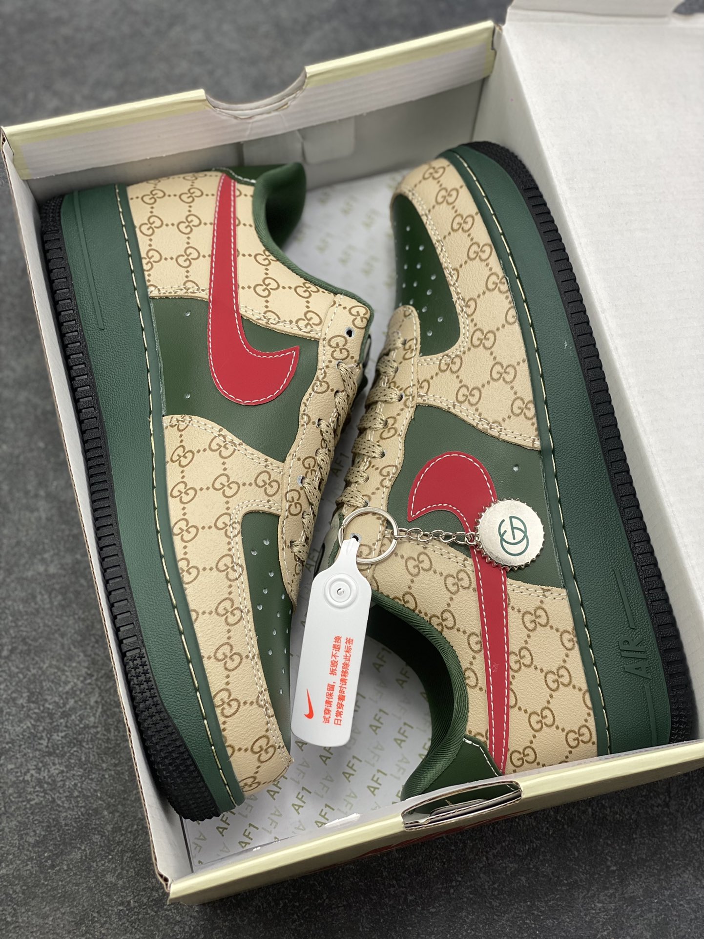 图片[9]-NIke Air Force 1 ‘07 Low “古驰联名——花纹红勾”空军一号 低帮 运动鞋 休闲鞋 折边针车 工艺难度大 原楦头原纸板 原装鞋盒 定制五金配件 内置全掌气垫 原厂鞋底 货号：XL1979-121 尺码：36 36.5 37.5 38 38.5 39 40 40.5 41 42 42.5 43 44 44.5 45-选品中心