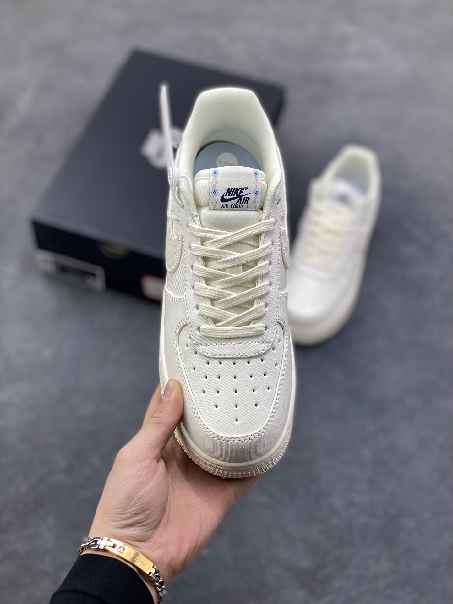 图片[2]-NIke Air Force 1 ‘07 Low 空军一号低帮 运动鞋 休闲鞋 折边针车 工艺难度大 原楦头原纸板 原装鞋盒 定制五金配件 内置全掌气垫 原厂鞋底 货号：IH7351-010 尺码：36 36.5 37.5 38 38.5 39 40 40.5 41 42 42.5 43 44 44.5 45-选品中心