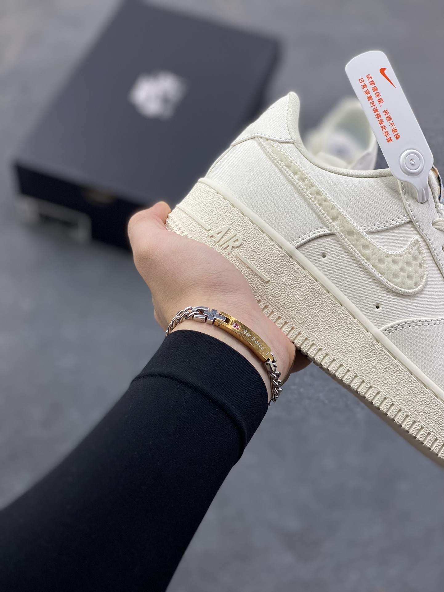 图片[6]-NIke Air Force 1 ‘07 Low 空军一号低帮 运动鞋 休闲鞋 折边针车 工艺难度大 原楦头原纸板 原装鞋盒 定制五金配件 内置全掌气垫 原厂鞋底 货号：IH7351-010 尺码：36 36.5 37.5 38 38.5 39 40 40.5 41 42 42.5 43 44 44.5 45-选品中心