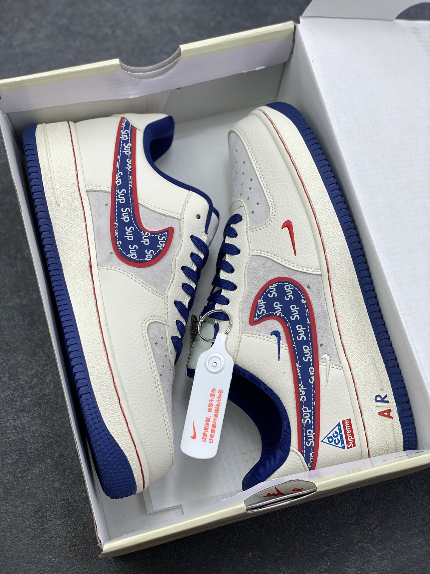 图片[9]-限量发售！NIke Air Force 1 ‘07 Low “SUP联名—白红蓝三小勾” 空军一号低帮 运动鞋 休闲鞋 折边针车 工艺难度大 原楦头原纸板 高端定制鞋盒 原厂鞋底 超高清洁度 细节完美 货号：DD1982-328 尺码：36 36.5 37.5 38 38.5 39 40 40.5 41 42 42.5 43 44 44.5 45-选品中心