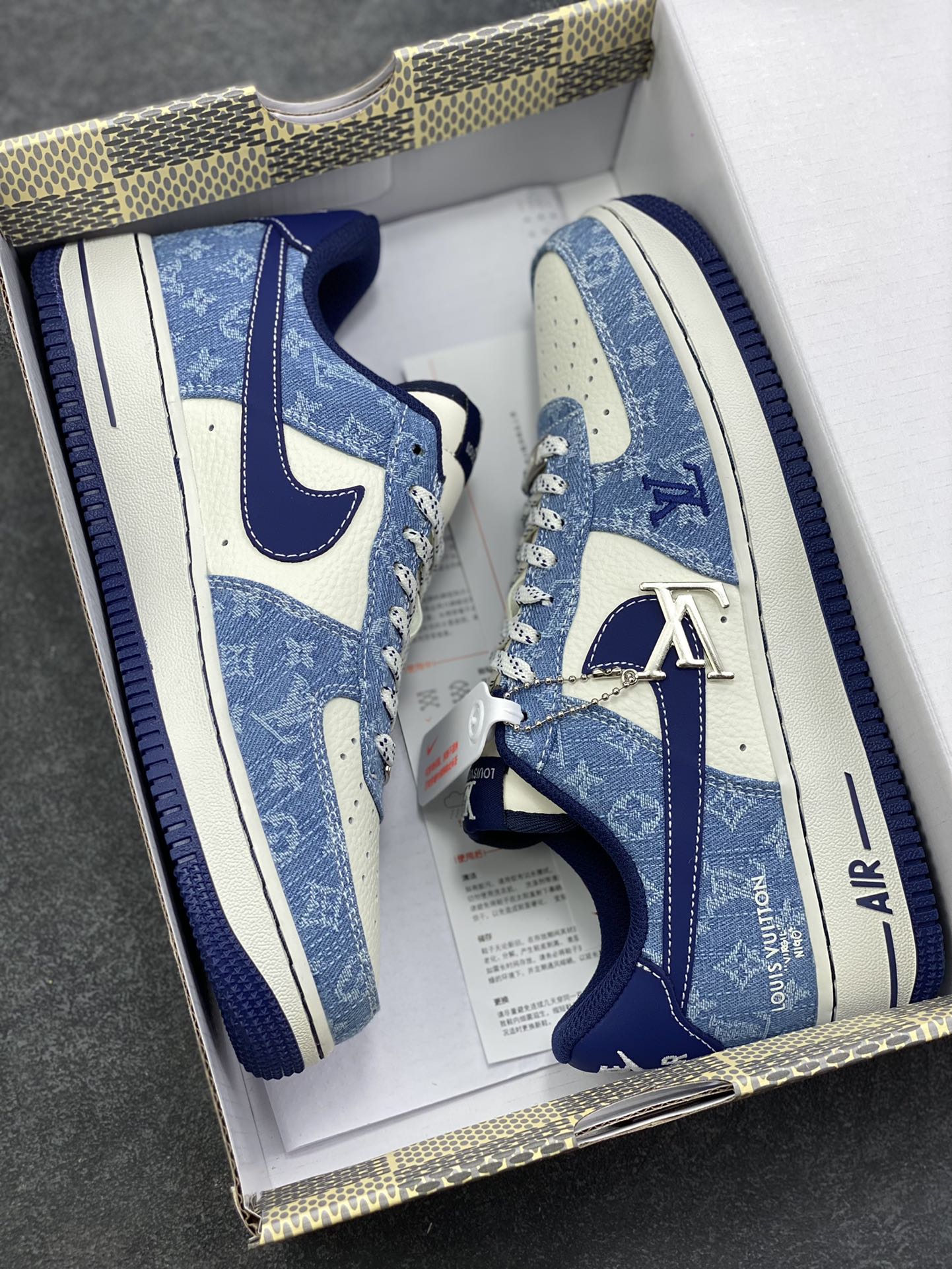 图片[9]-NIke Air Force 1 ‘07 Low “LV联名—经典蓝牛仔” 空军一号低帮 运动鞋 休闲鞋 折边针车 工艺难度大 原楦头原纸板 高端定制鞋盒 原厂鞋底 超高清洁度 细节完美 货号：NH0601-578 尺码：36 36.5 37.5 38 38.5 39 40 40.5 41 42 42.5 43 44 44.5 45-选品中心