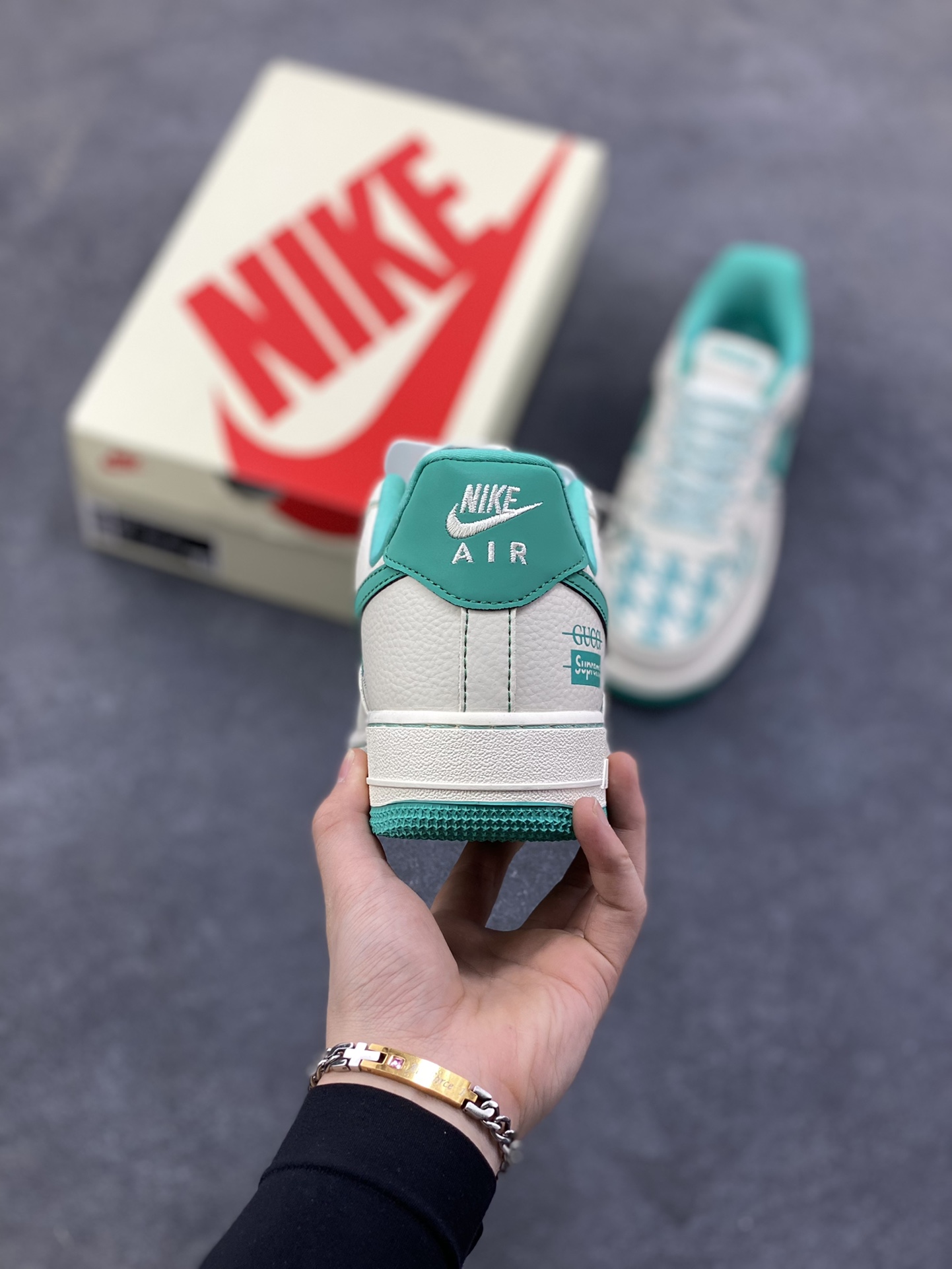 图片[4]-NIke Air Force 1 ‘07 Low “古驰联名——薄荷绿”空军一号 低帮 运动鞋 休闲鞋 折边针车 工艺难度大 原楦头原纸板 原装鞋盒 定制五金配件 内置全掌气垫 原厂鞋底 货号：XL1979-124 尺码：36 36.5 37.5 38 38.5 39 40 40.5 41 42 42.5 43 44 44.5 45-选品中心