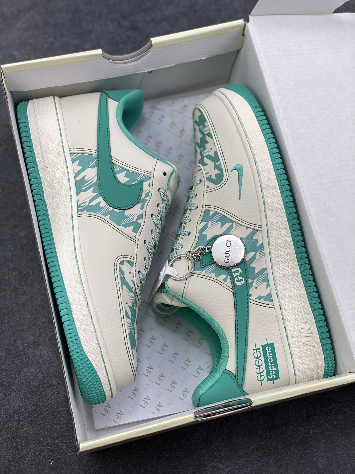 图片[9]-NIke Air Force 1 ‘07 Low “古驰联名——薄荷绿”空军一号 低帮 运动鞋 休闲鞋 折边针车 工艺难度大 原楦头原纸板 原装鞋盒 定制五金配件 内置全掌气垫 原厂鞋底 货号：XL1979-124 尺码：36 36.5 37.5 38 38.5 39 40 40.5 41 42 42.5 43 44 44.5 45-选品中心