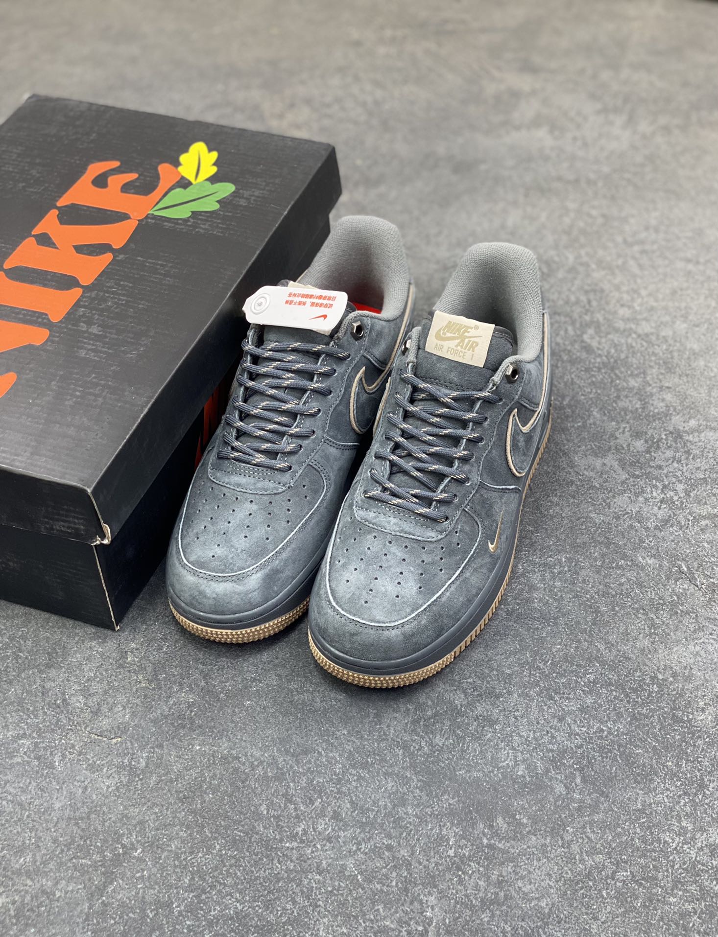 图片[8]-Nike Air Force 1 ‘07 Low “头层猪八拼接” 空军一号 高端定制 低帮 运动鞋 休闲鞋 折边针车 工艺难度大 原楦头原纸板 原装鞋盒 定制五金配件 内置全掌气垫 原厂鞋底 货号：DY9867-101 尺码：36 36.5 37.5 38 38.5 39 40 40.5 41 42 42.5 43 44 44.5 45-选品中心