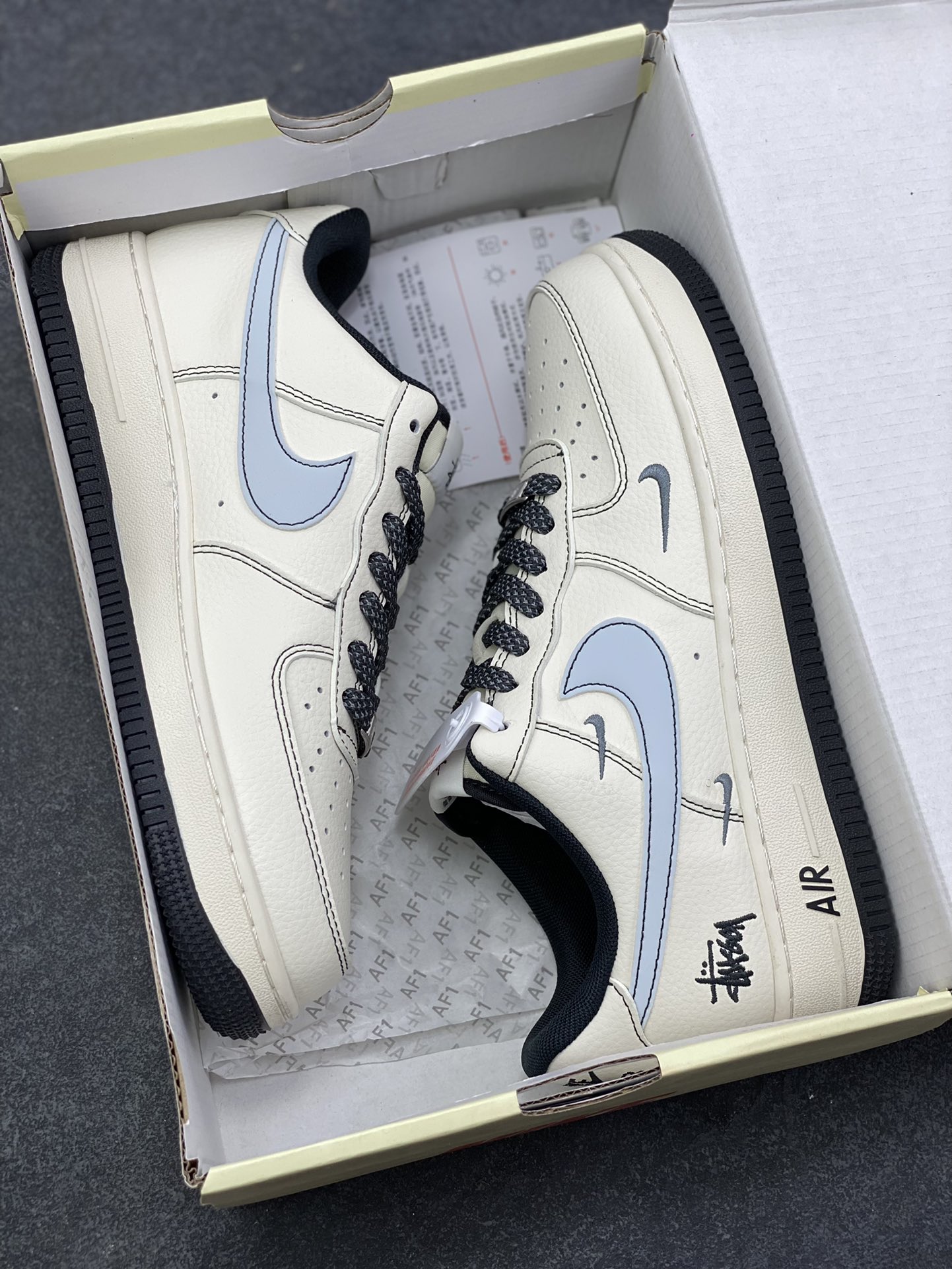 图片[9]-NIke Air Force 1 ‘07 Low “斯图西联名——刺绣小三勾”空军一号 低帮 运动鞋 休闲鞋 折边针车 工艺难度大 原楦头原纸板 原装鞋盒 定制五金配件 内置全掌气垫 原厂鞋底 货号：XZ6188-630 尺码：36 36.5 37.5 38 38.5 39 40 40.5 41 42 42.5 43 44 44.5 45-选品中心